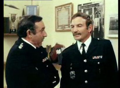 Avner Hizkiyahu and Shaike Ophir in The Policeman (1971)