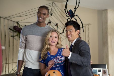 John Cho, Kaitlin Doubleday, and Chris Bosh in Go On: Videogame, Set, Match (2012)