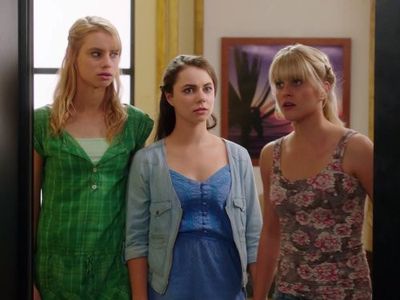 Ivy Latimer, Amy Ruffle, and Lucy Fry in Mako Mermaids (2013)