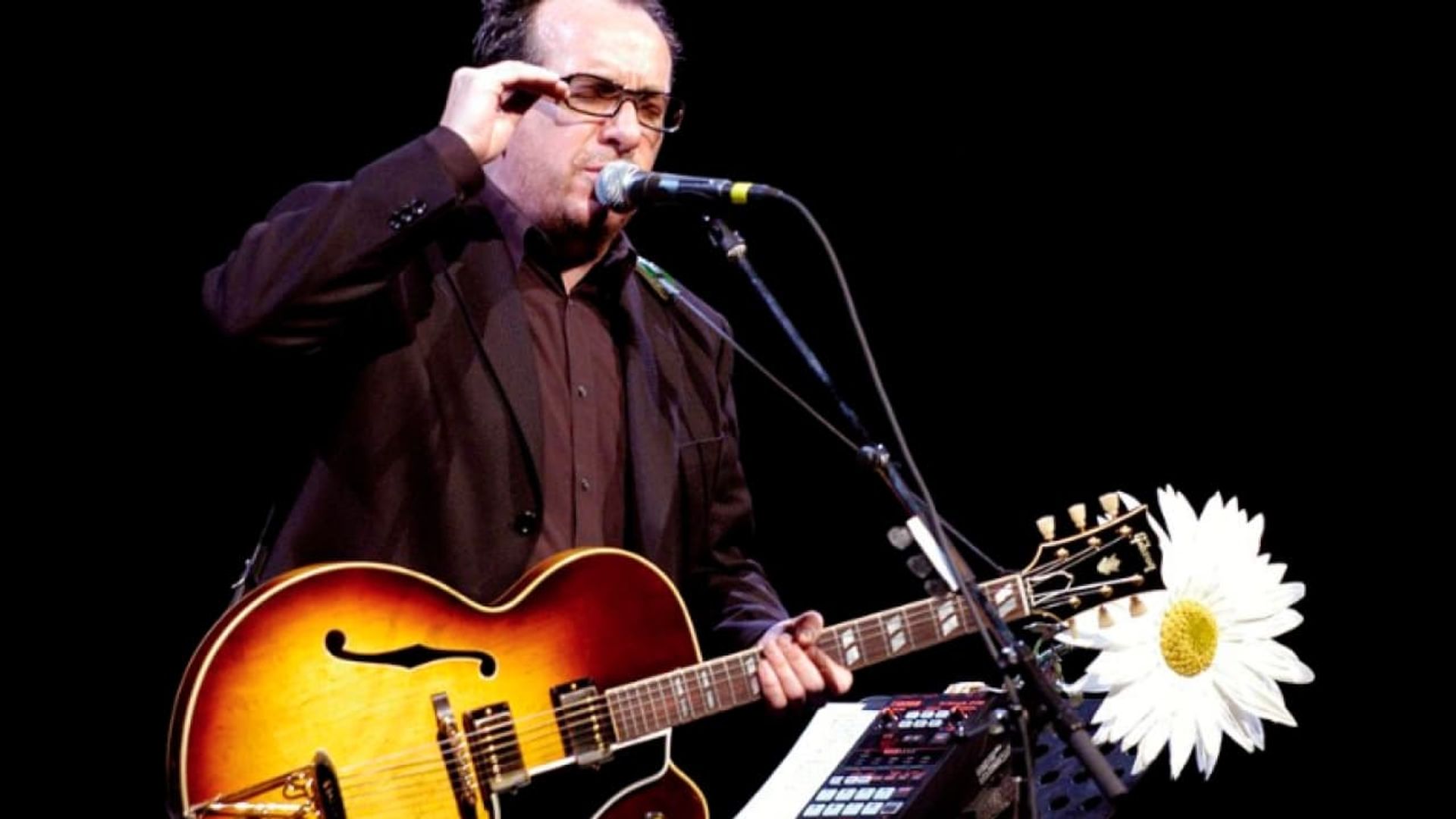 Elvis Costello and the Imposters: Live in Memphis background