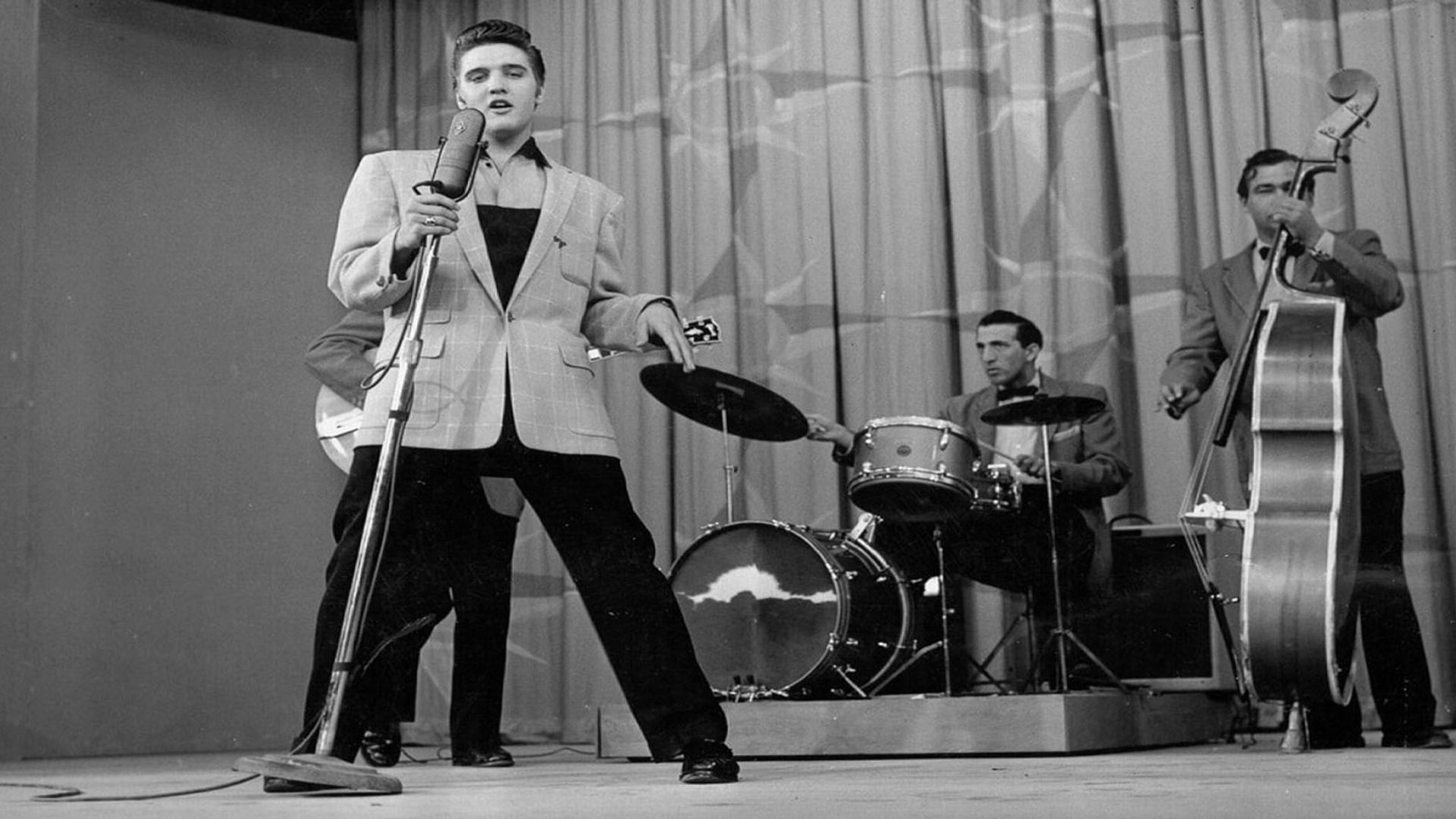 Elvis: The Great Performances background