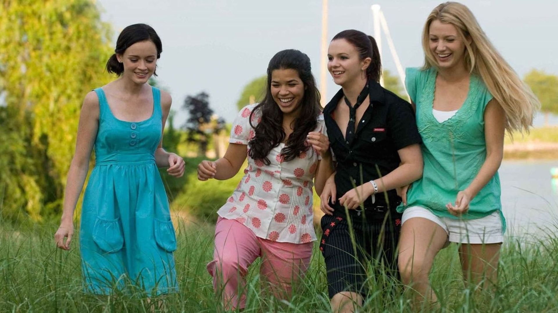 The Sisterhood of the Traveling Pants 2 background