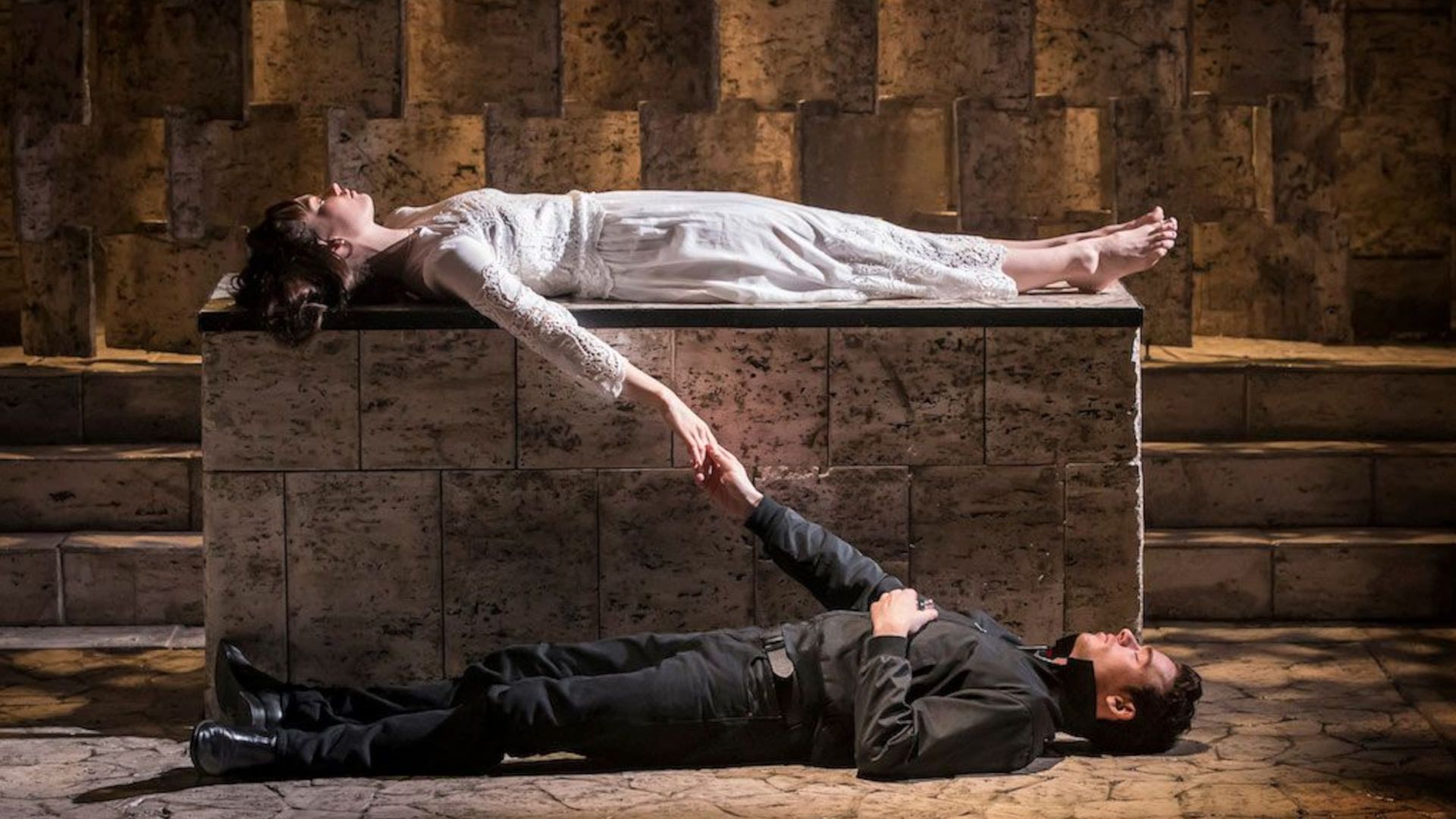 Branagh Theatre Live: Romeo and Juliet background