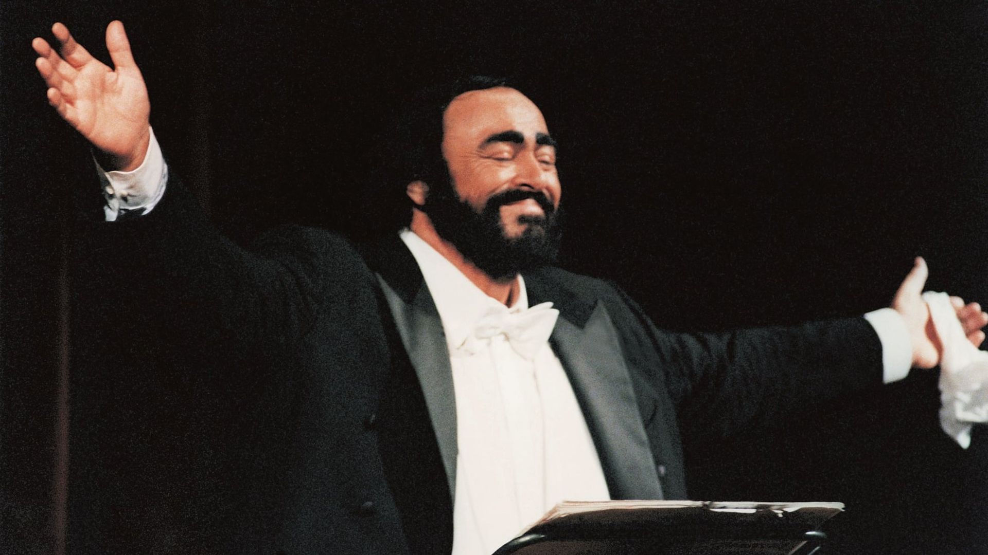 Pavarotti background