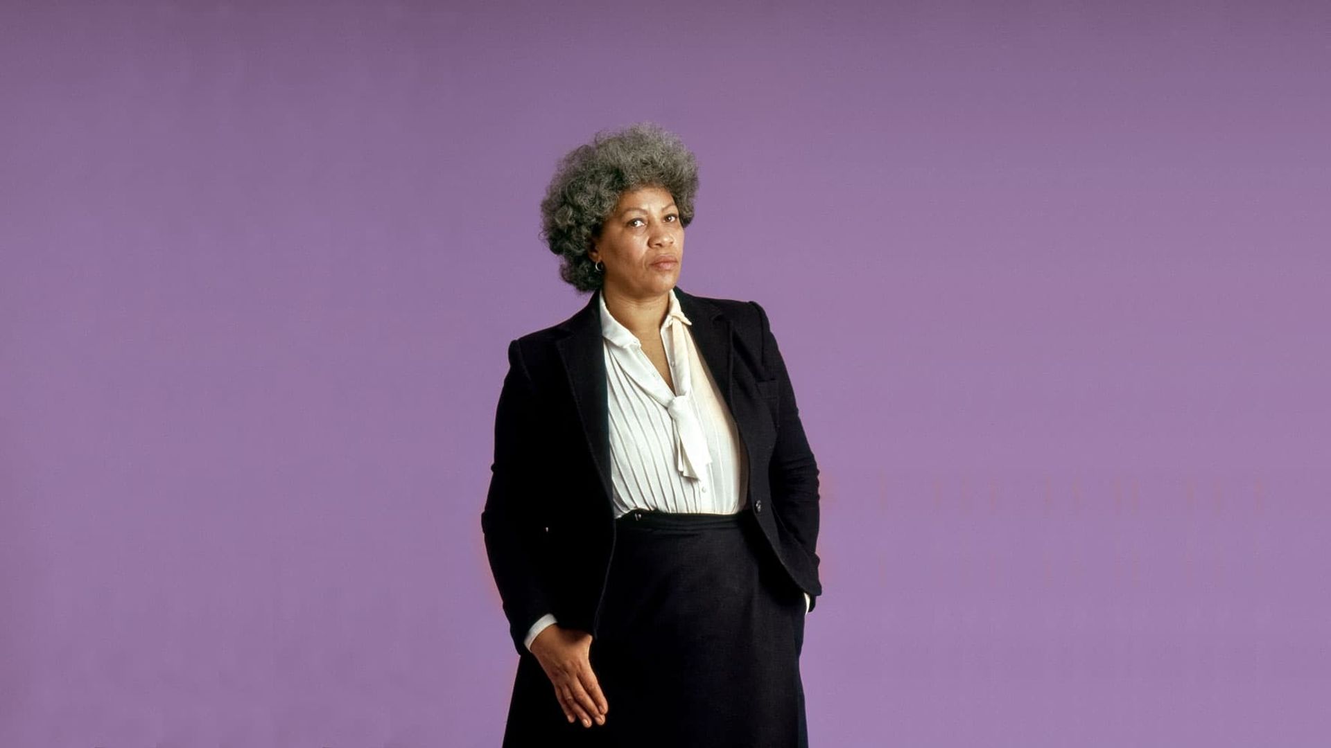 Toni Morrison: The Pieces I Am background