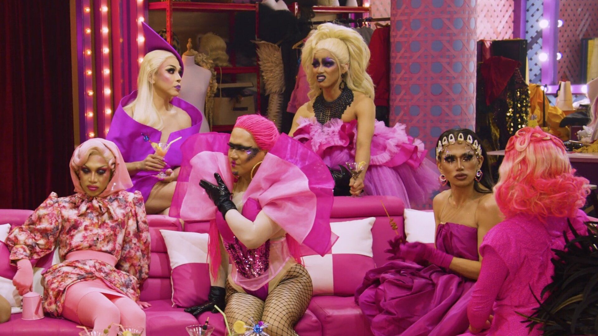 Drag Race Philippines: Untucked! background
