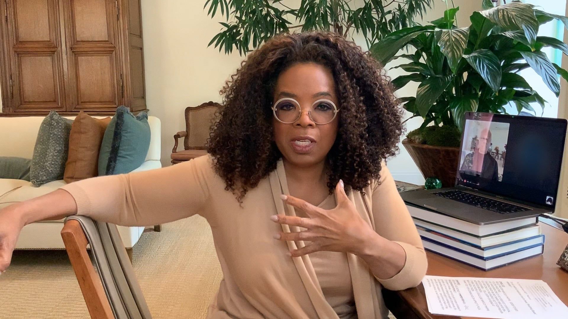 Oprah Talks COVID-19 background