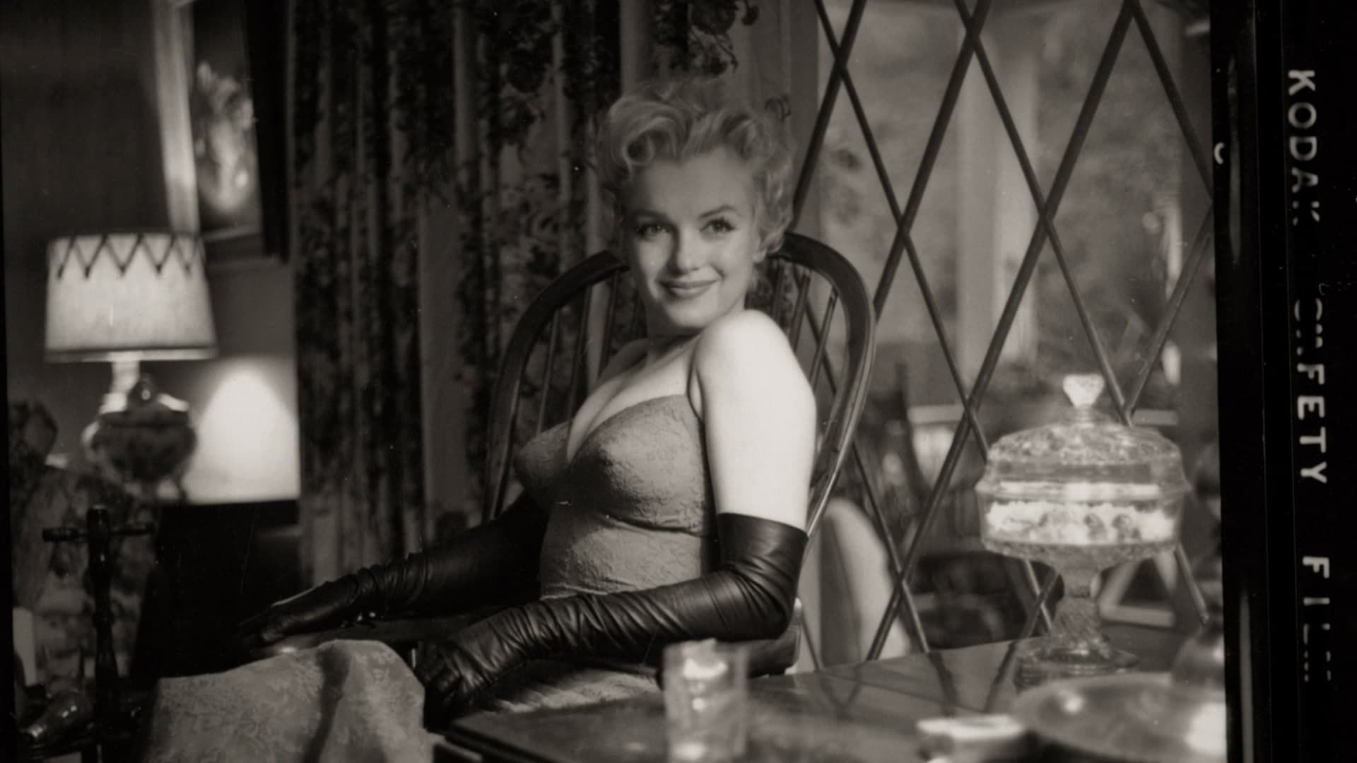 Reframed: Marilyn Monroe background
