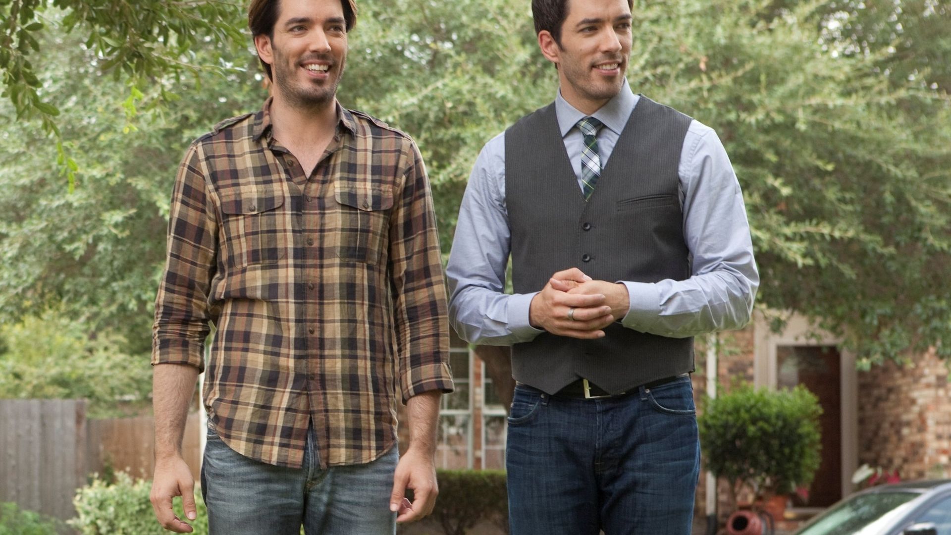 Property Brothers - Buying + Selling background