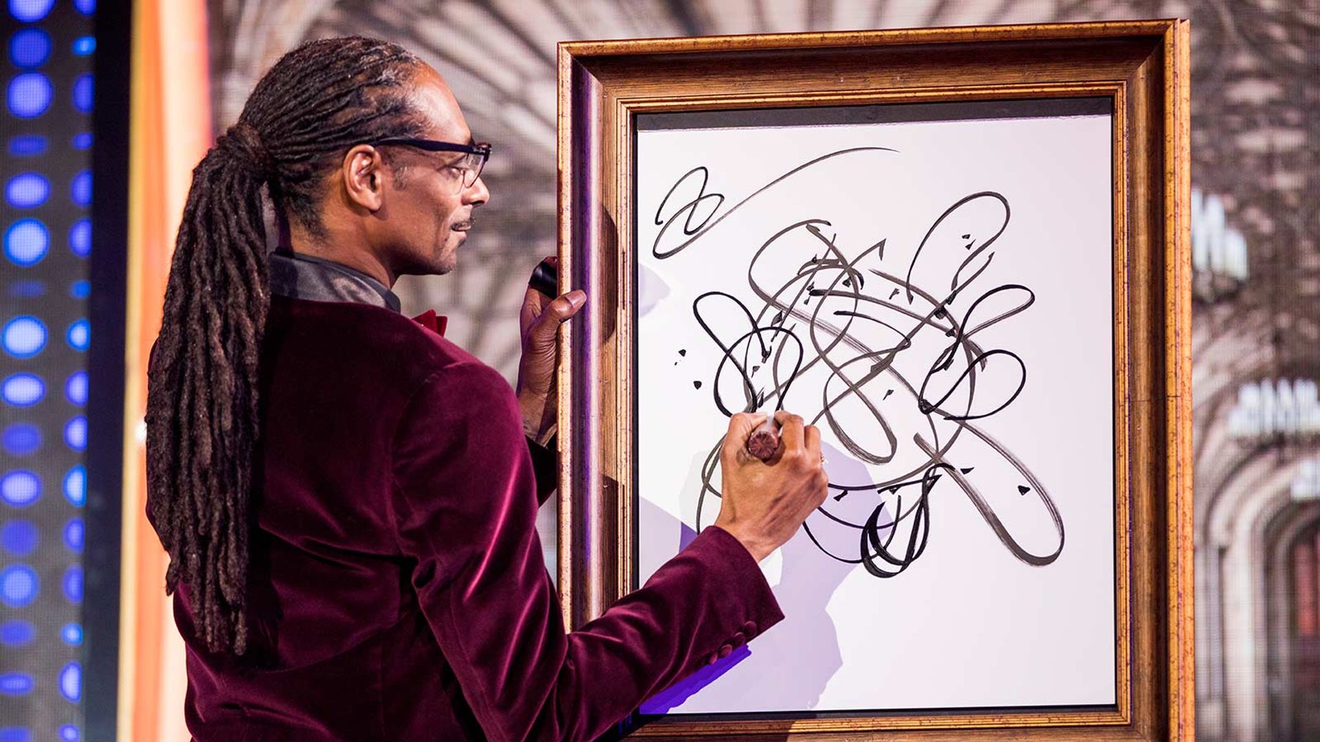 Snoop Dogg presents the Joker's Wild background
