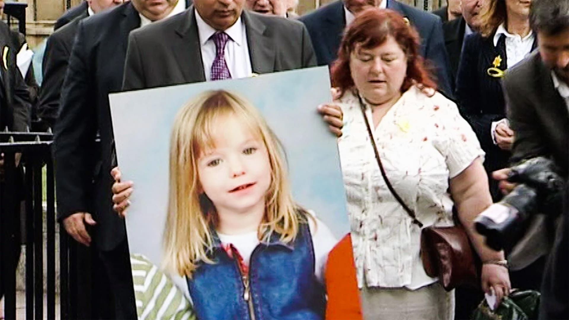 The Disappearance of Madeleine McCann background