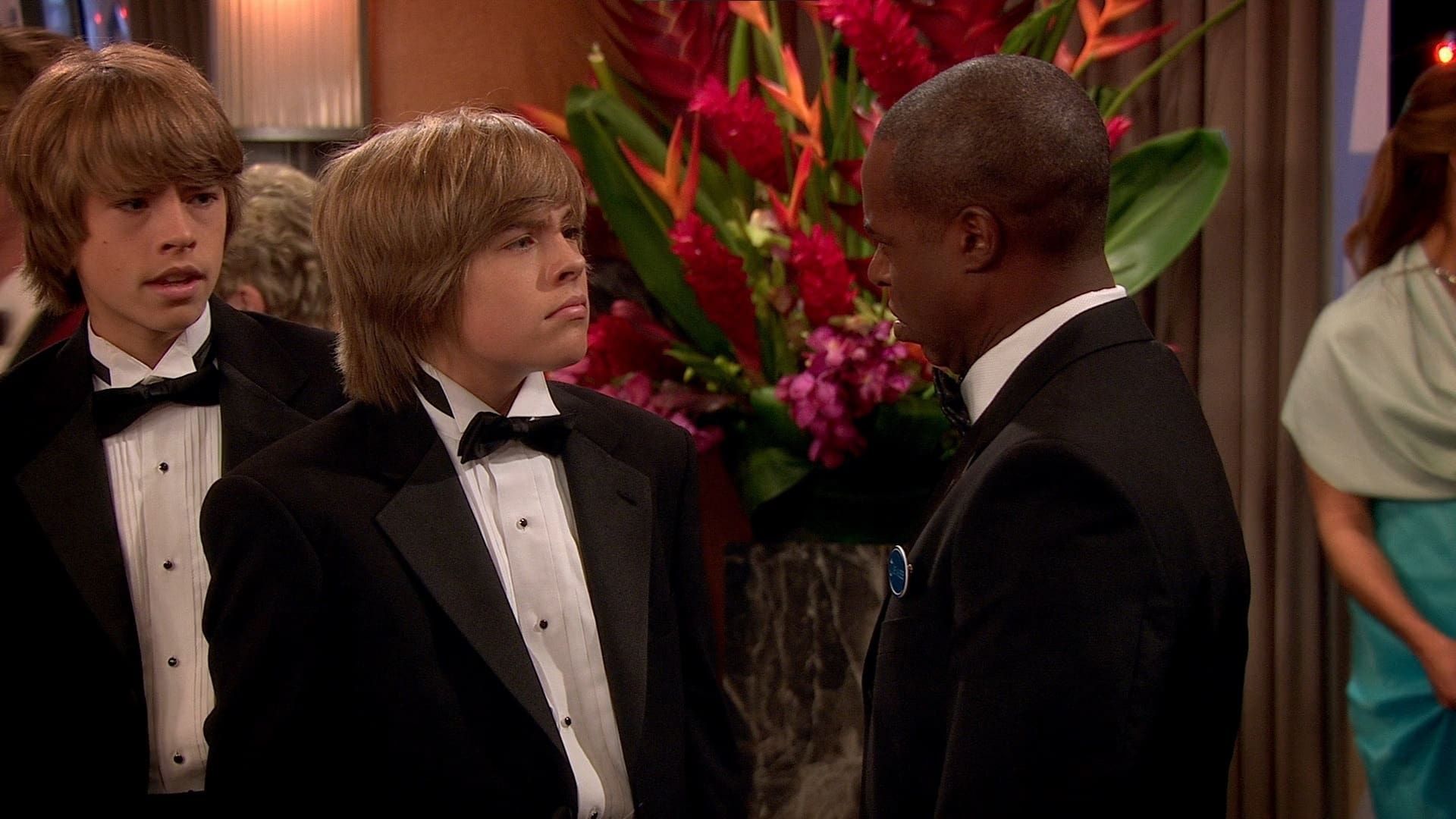 The Suite Life on Deck background