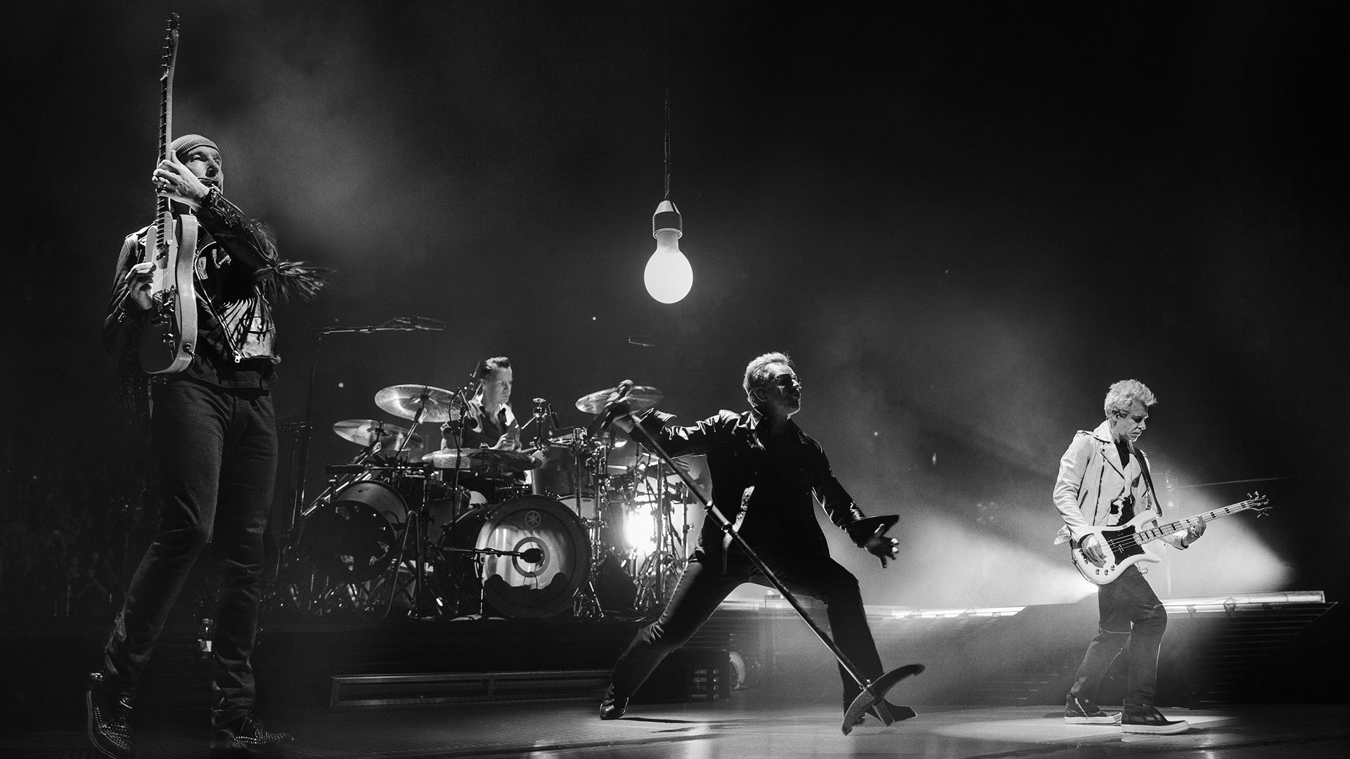 U2: Innocence + Experience, Live in Paris background