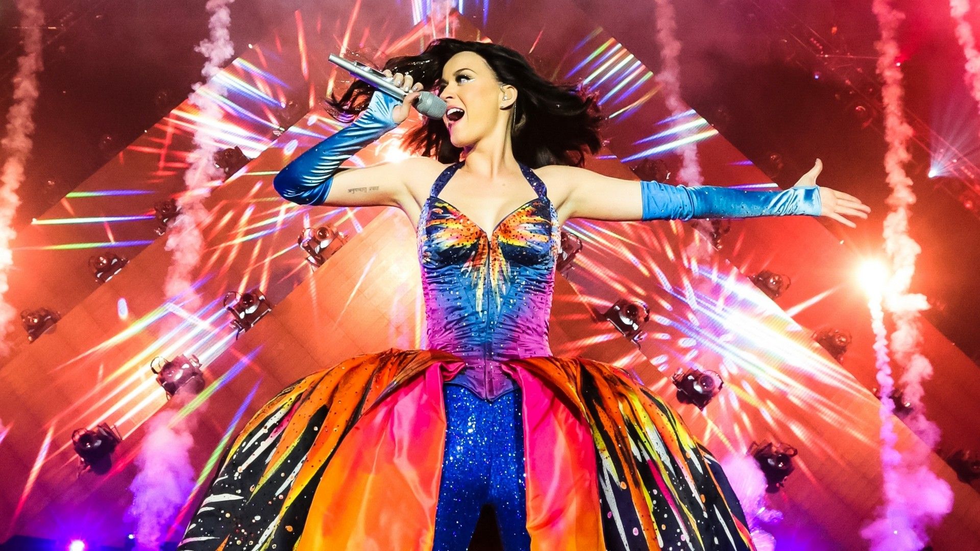 Katy Perry: The Prismatic World Tour background