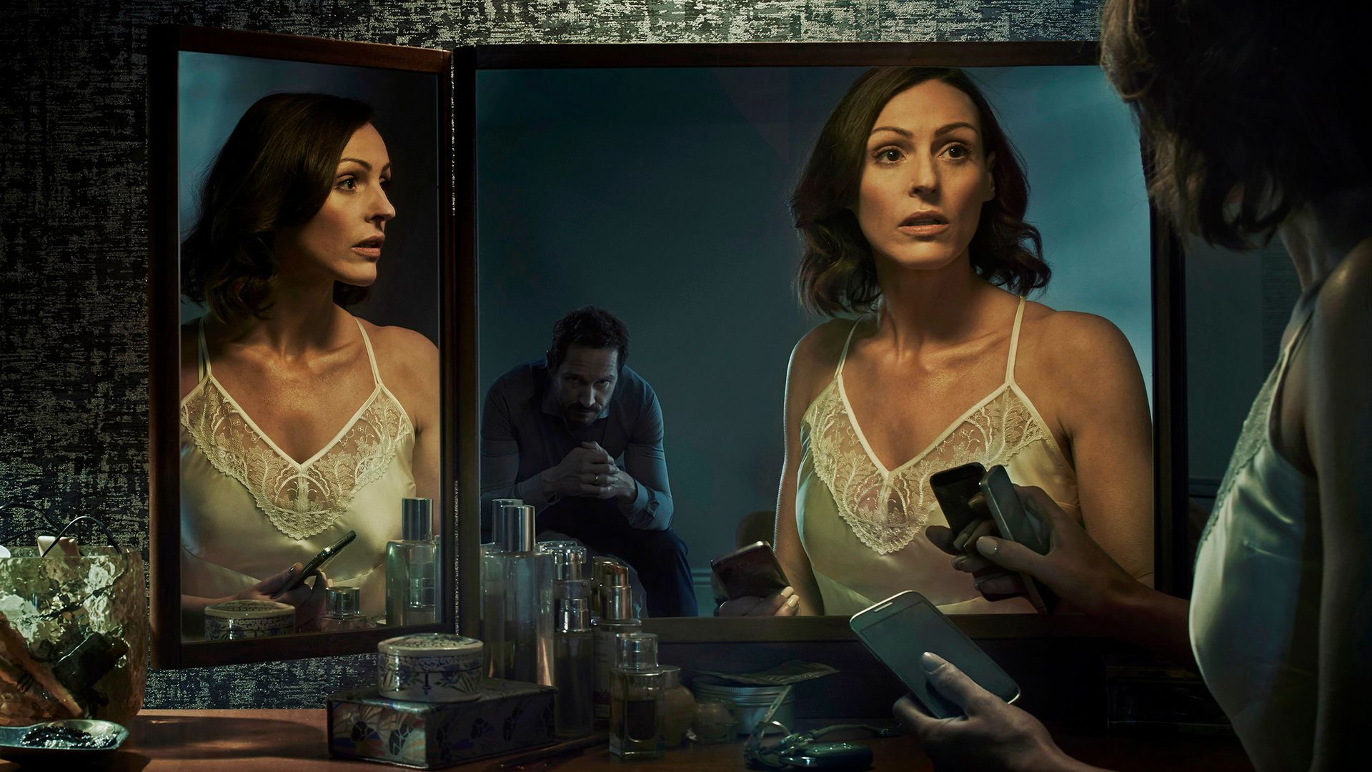 Doctor Foster: A Woman Scorned background