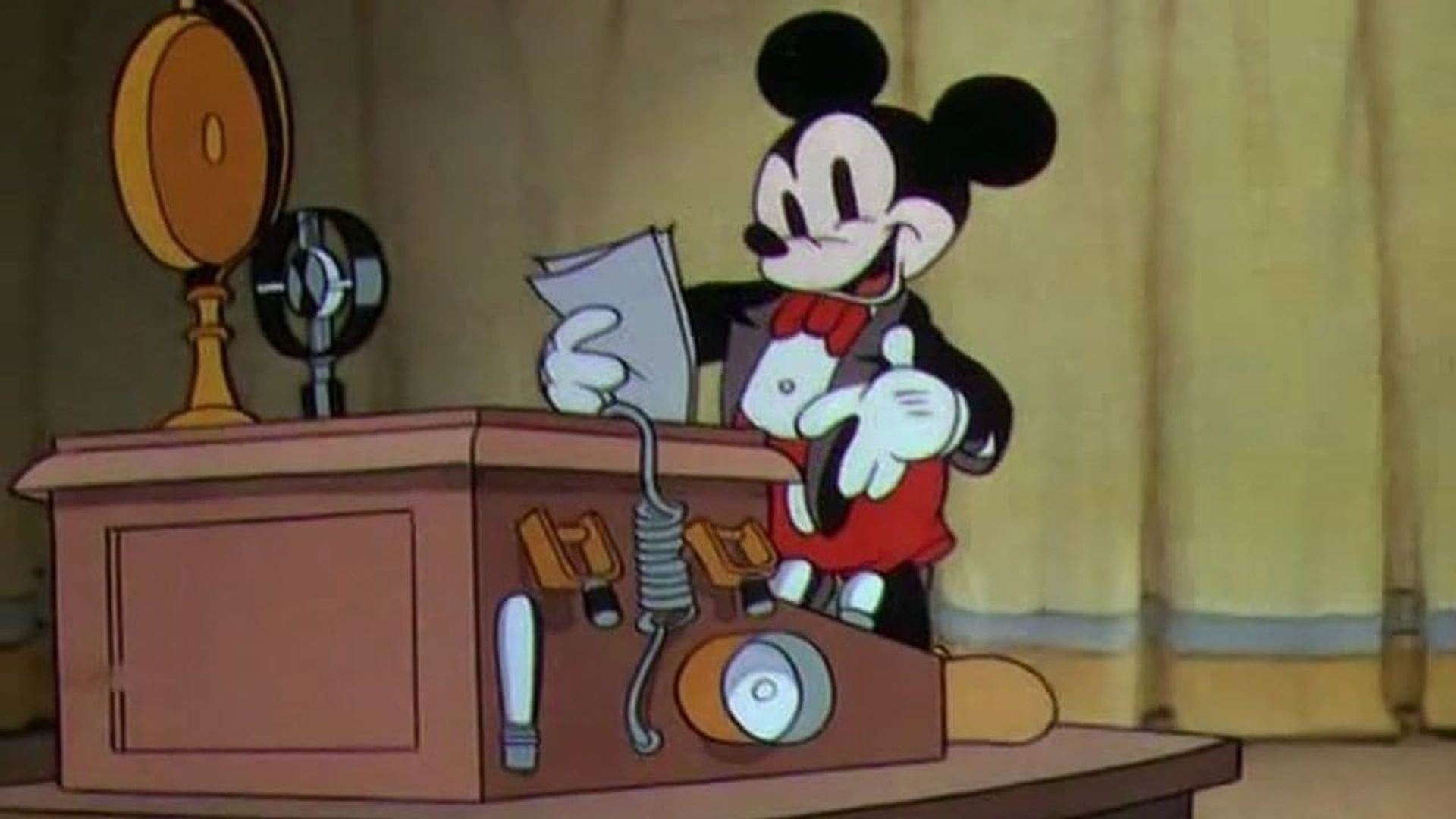Mickey's Amateurs background