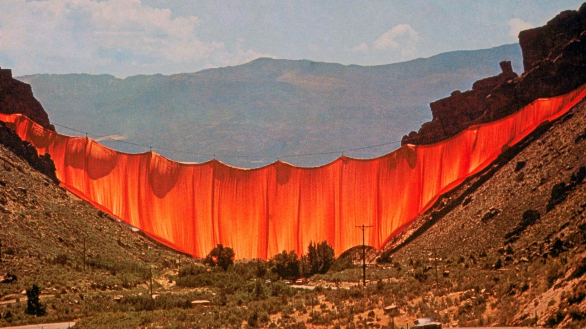 Christo's Valley Curtain background