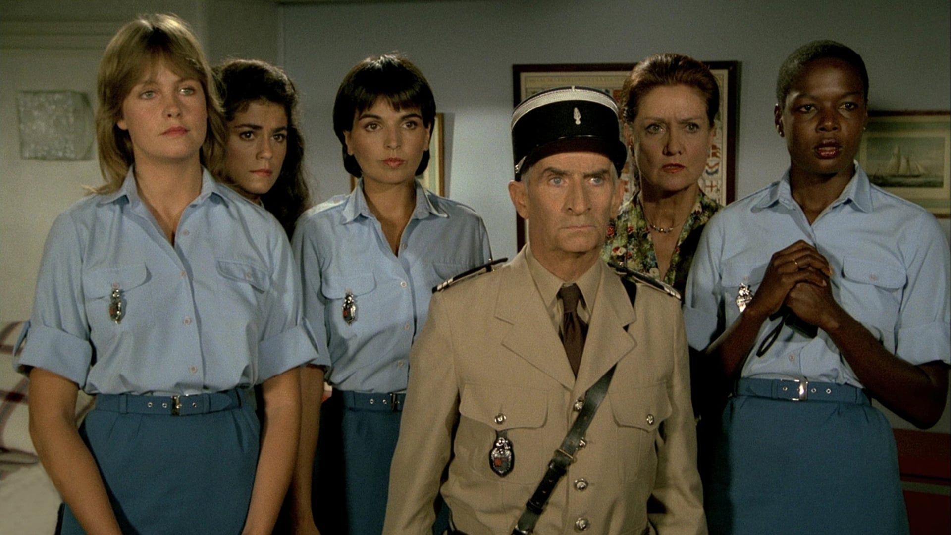 The Gendarme and the Gendarmettes background