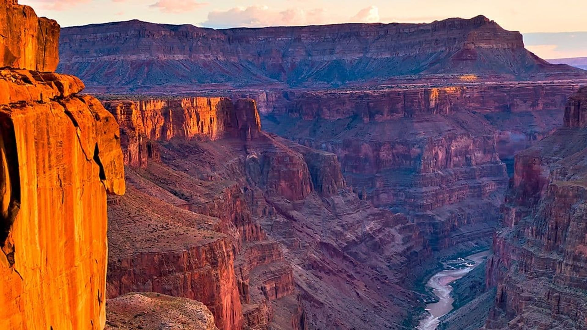 Grand Canyon: The Hidden Secrets background