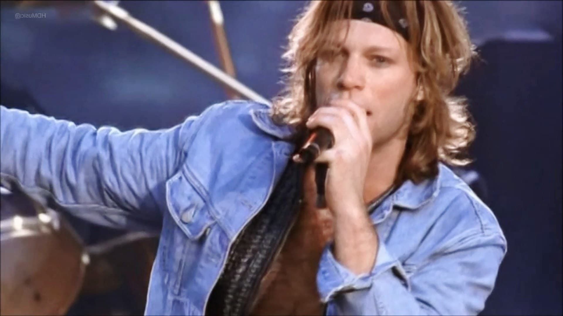 Bon Jovi: Live from London background