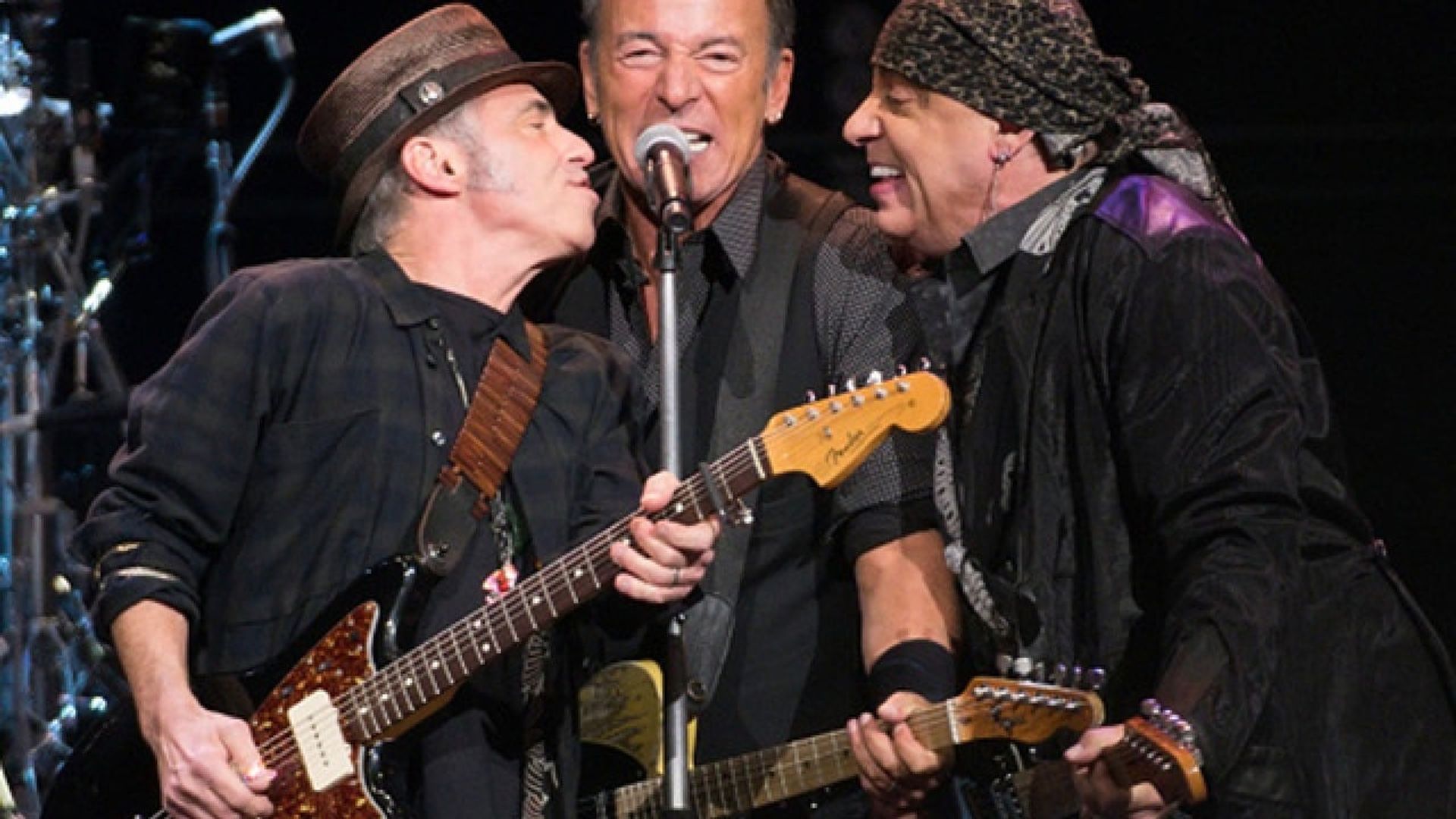 Bruce Springsteen and the E Street Band: Live in New York City background