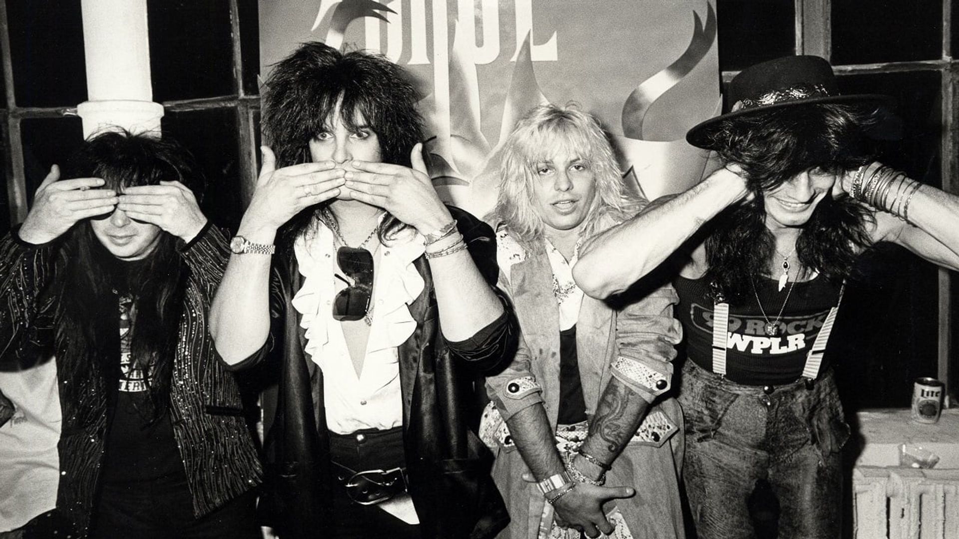 Mötley Crüe: Decade of Decadence '81-'91 background