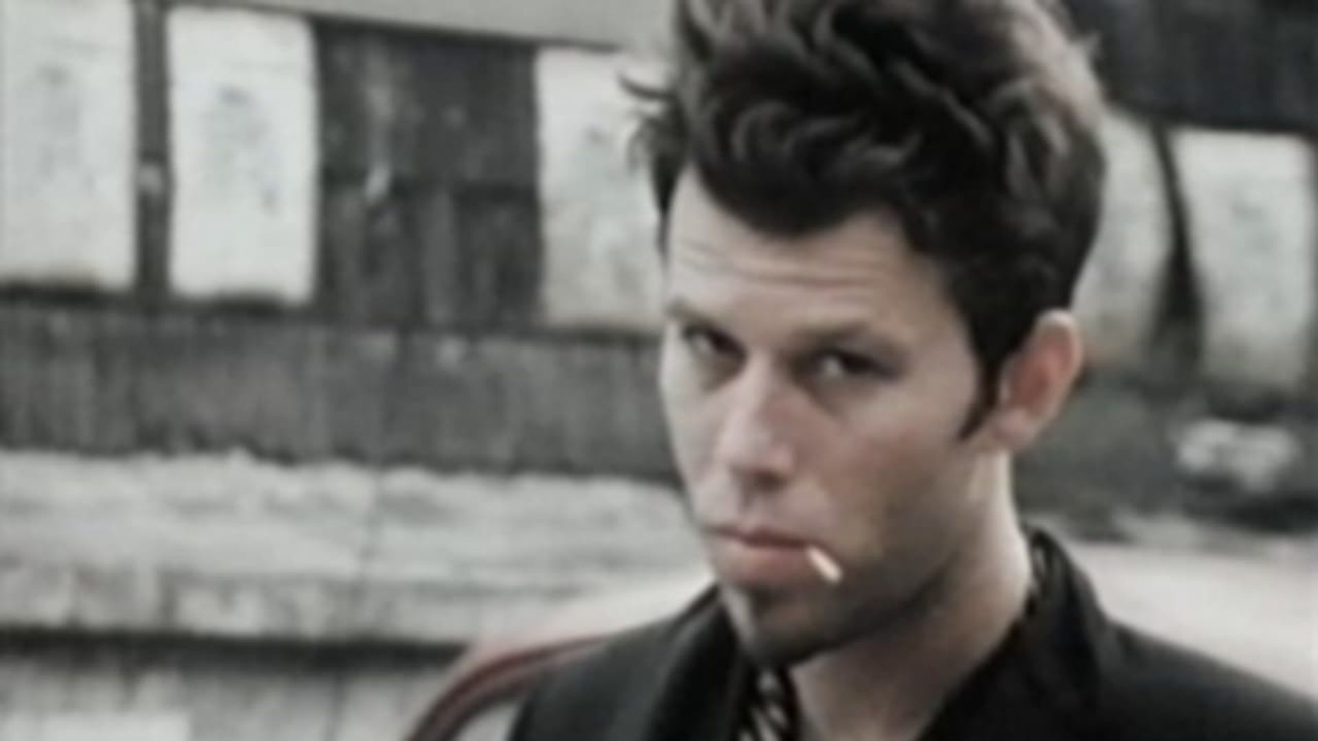 Tom Waits: A Day in Vienna background