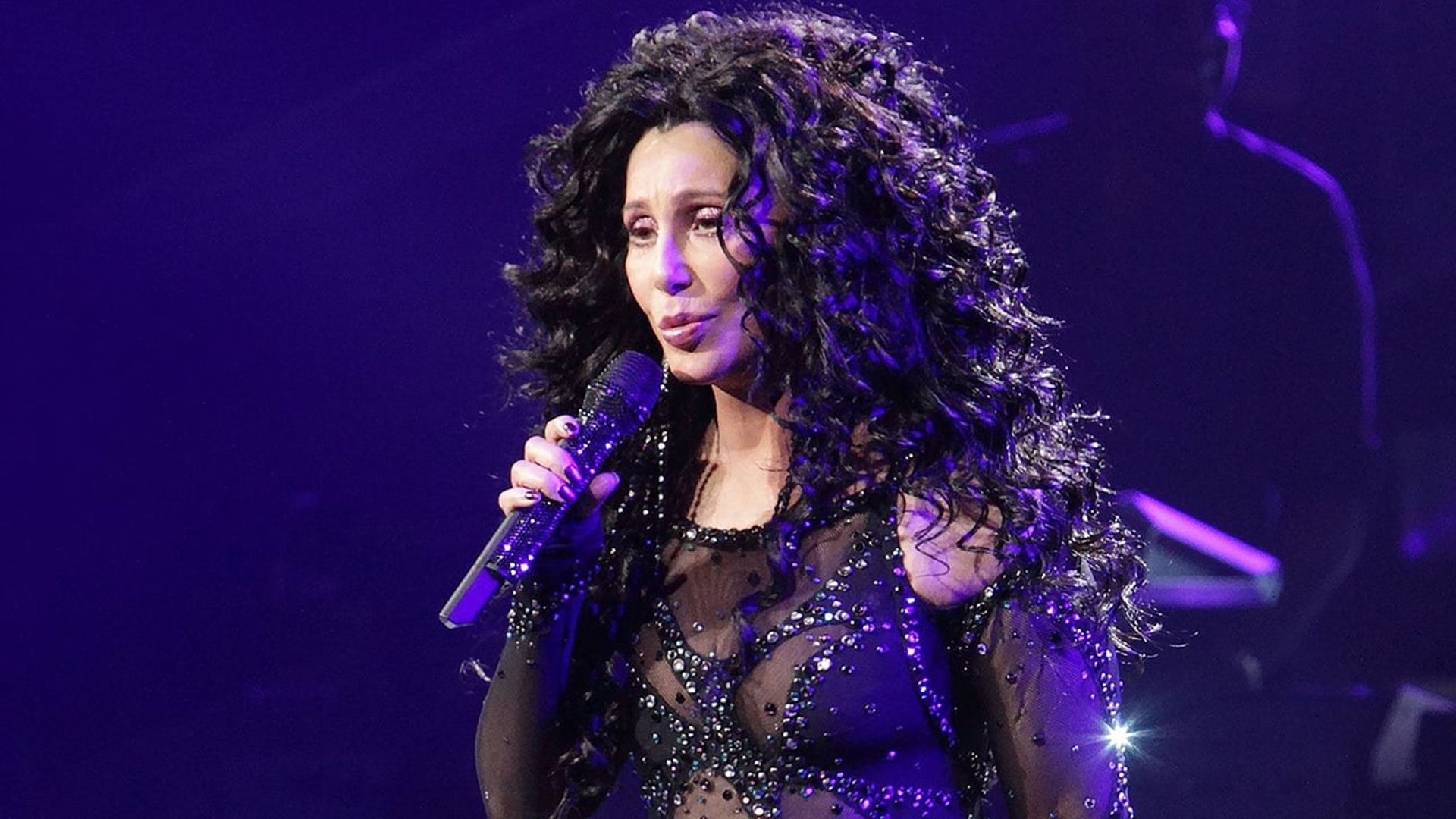 Cher: The Farewell Tour background