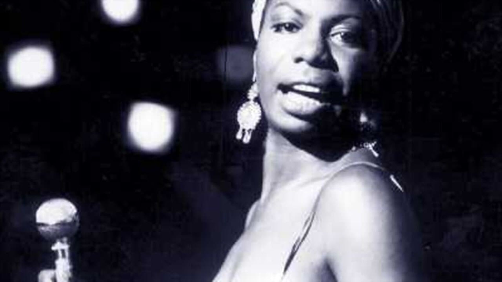Nina Simone: La légende background