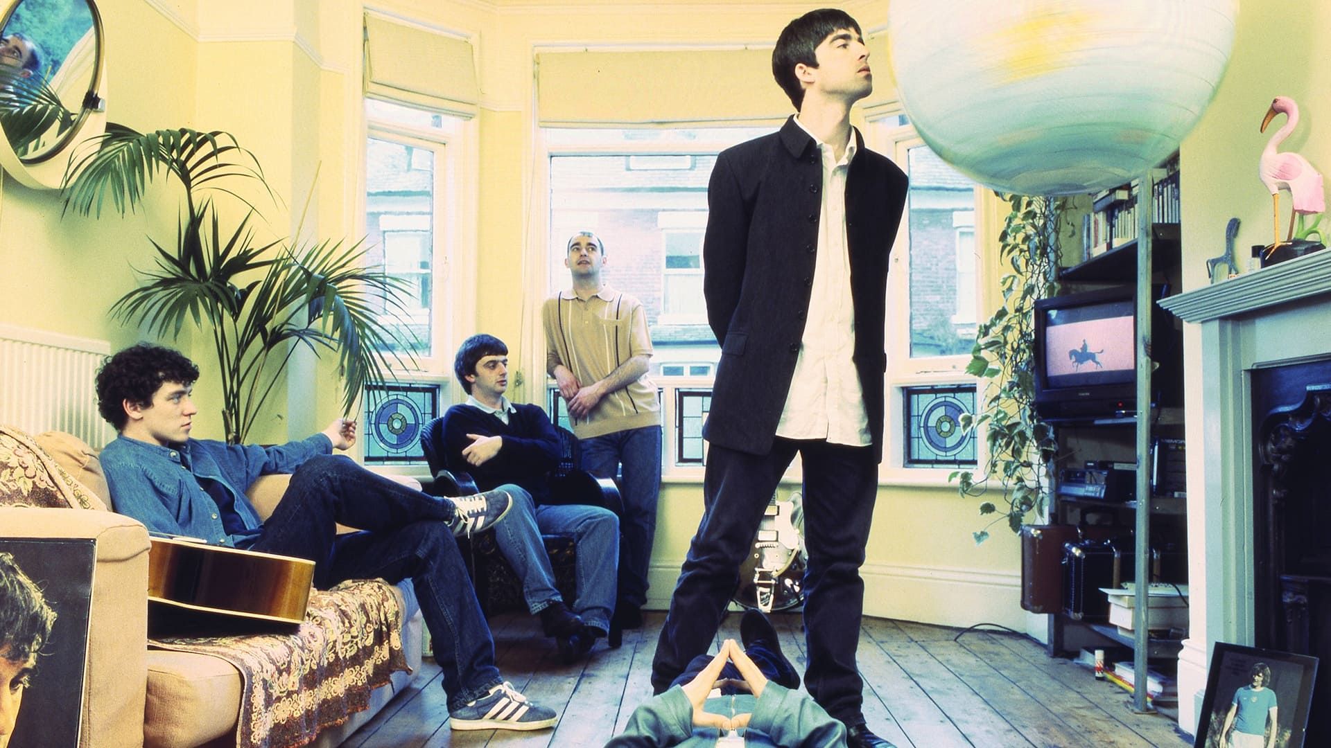 Oasis: Definitely Maybe background