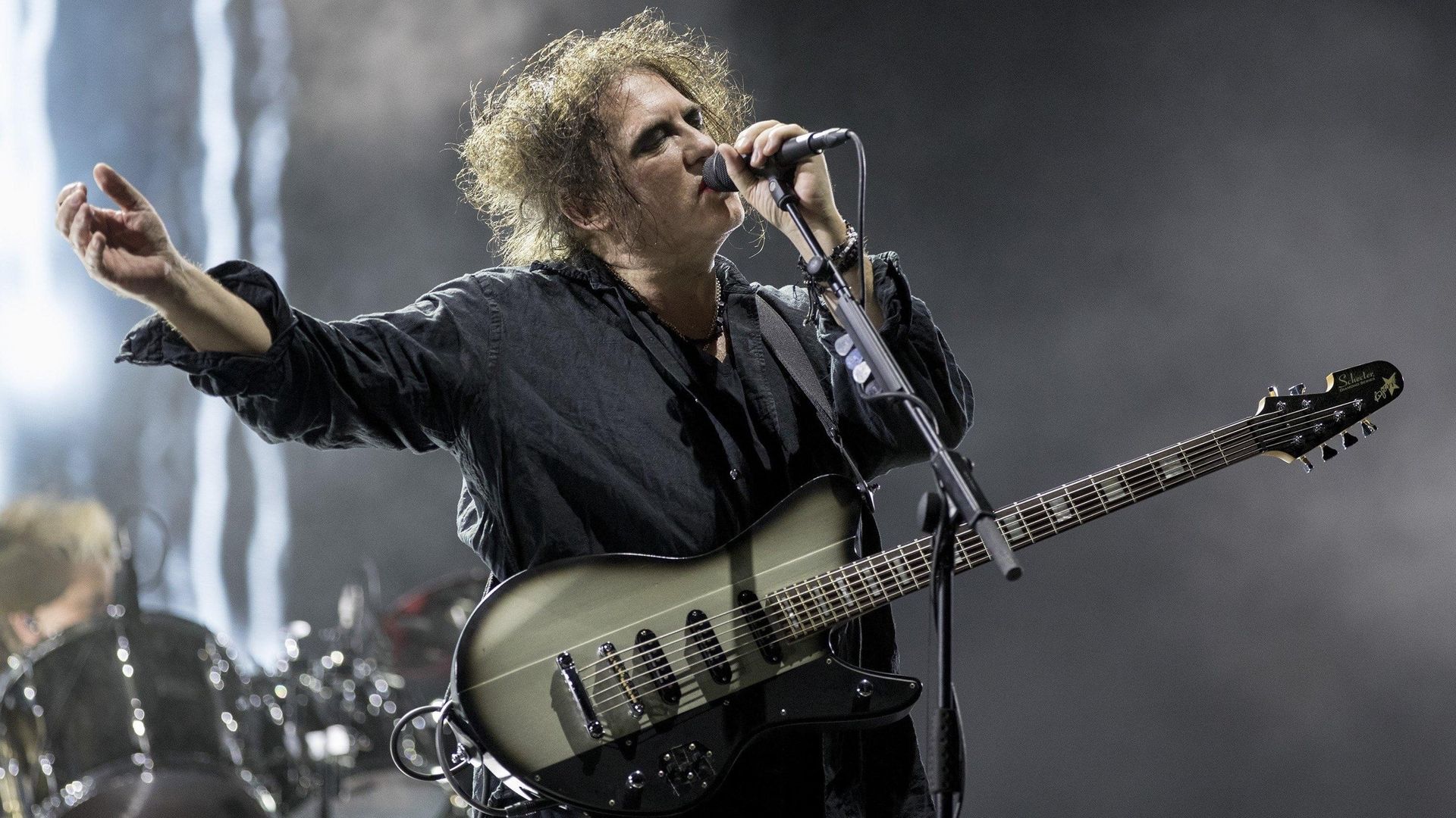 The Cure: Anniversary 1978-2018 Live in Hyde Park background