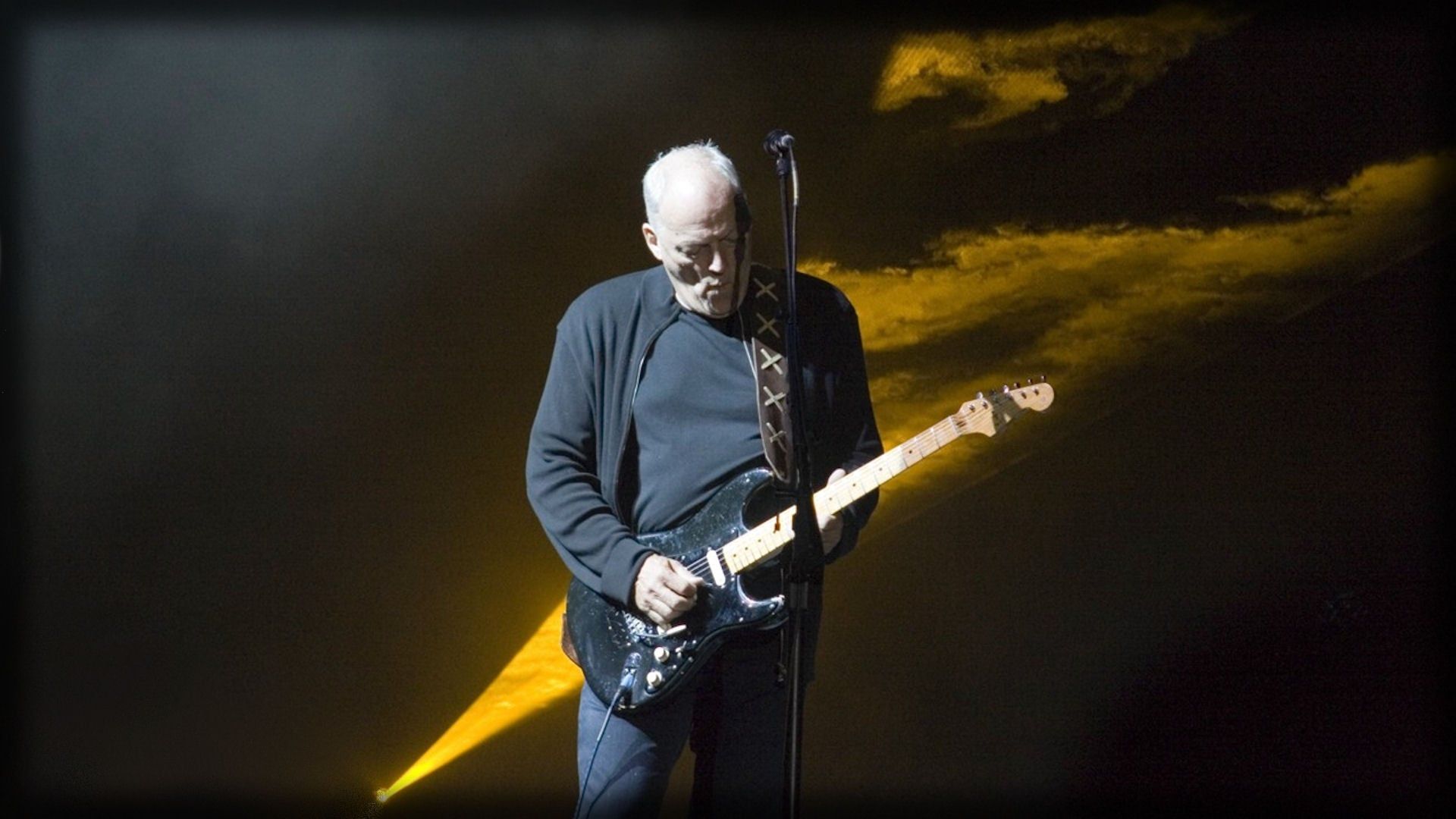 David Gilmour: Remember That Night background