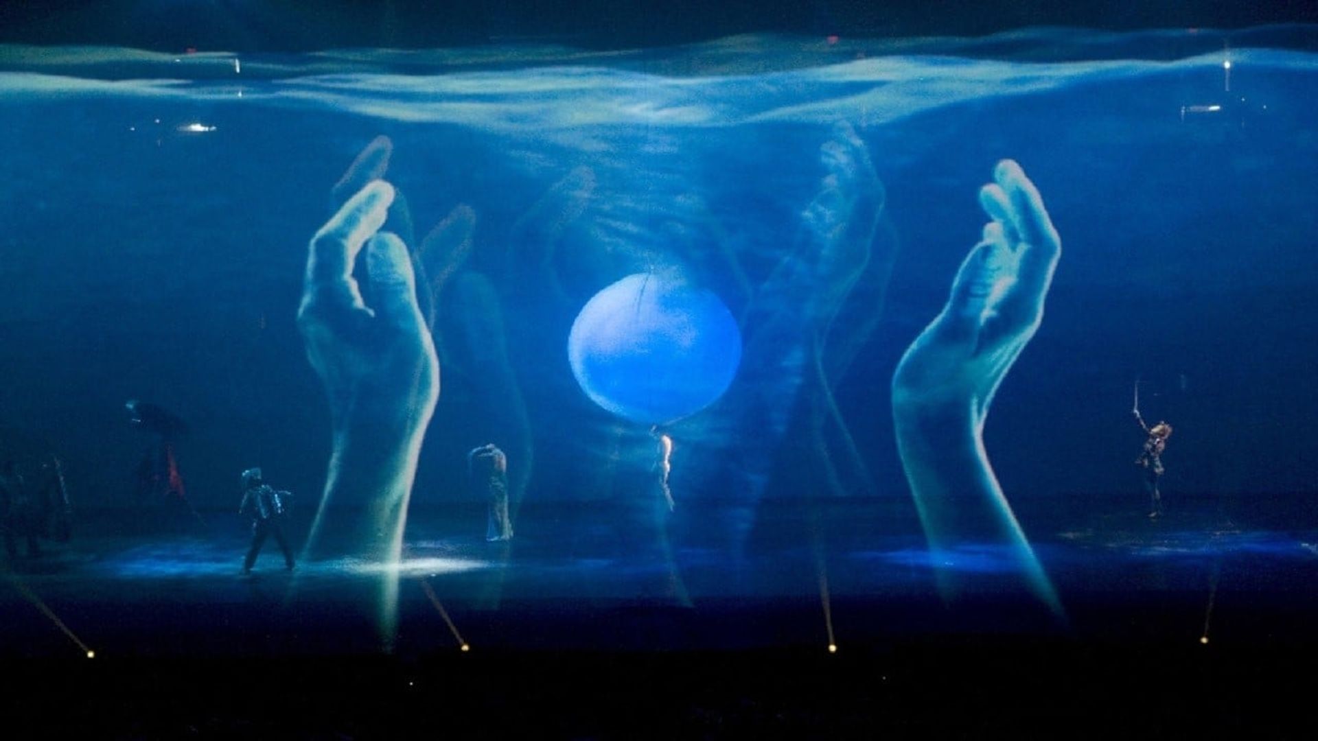 Cirque du Soleil: Delirium background