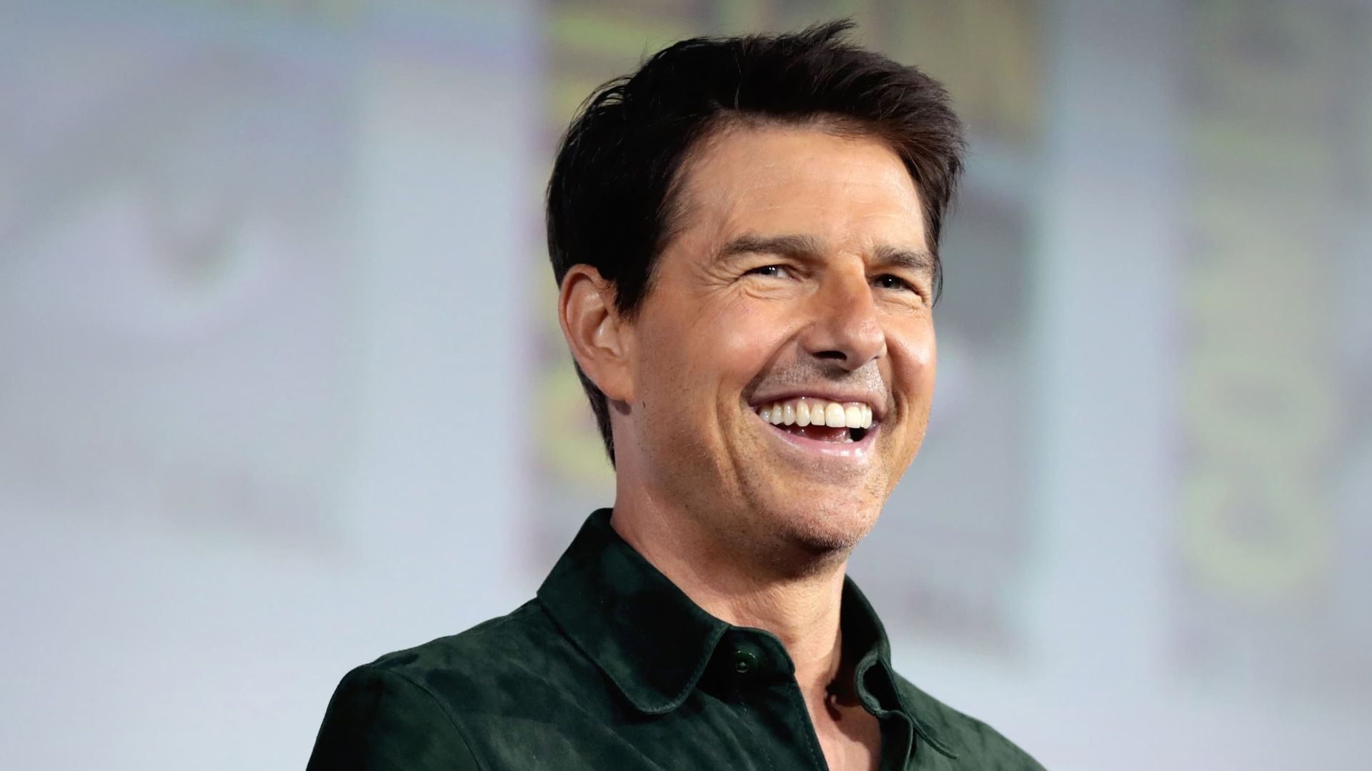 Tom Cruise: An Eternal Youth background