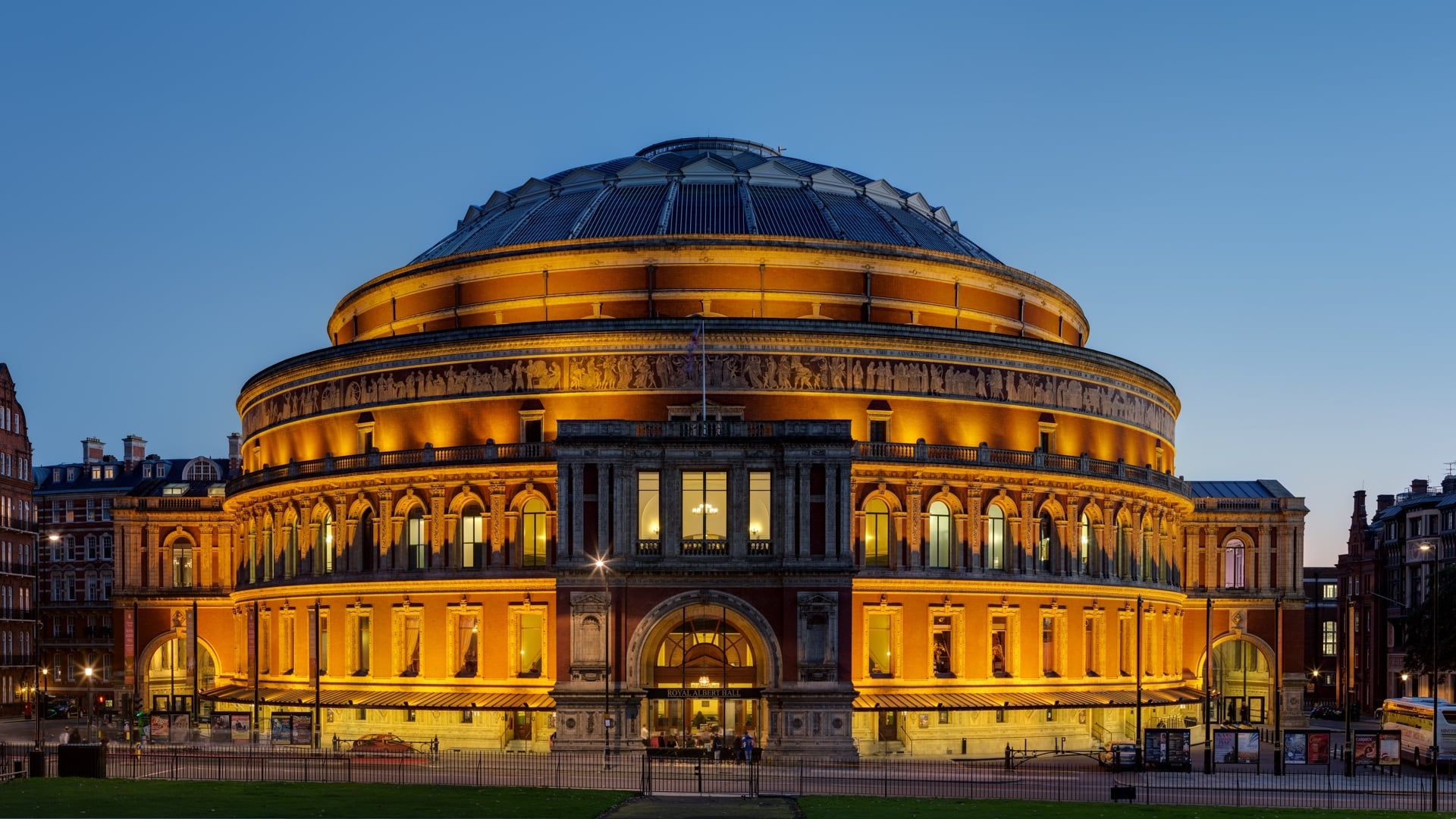 Paul McCartney: Ecce Cor Meum - Live at The Royal Albert Hall background