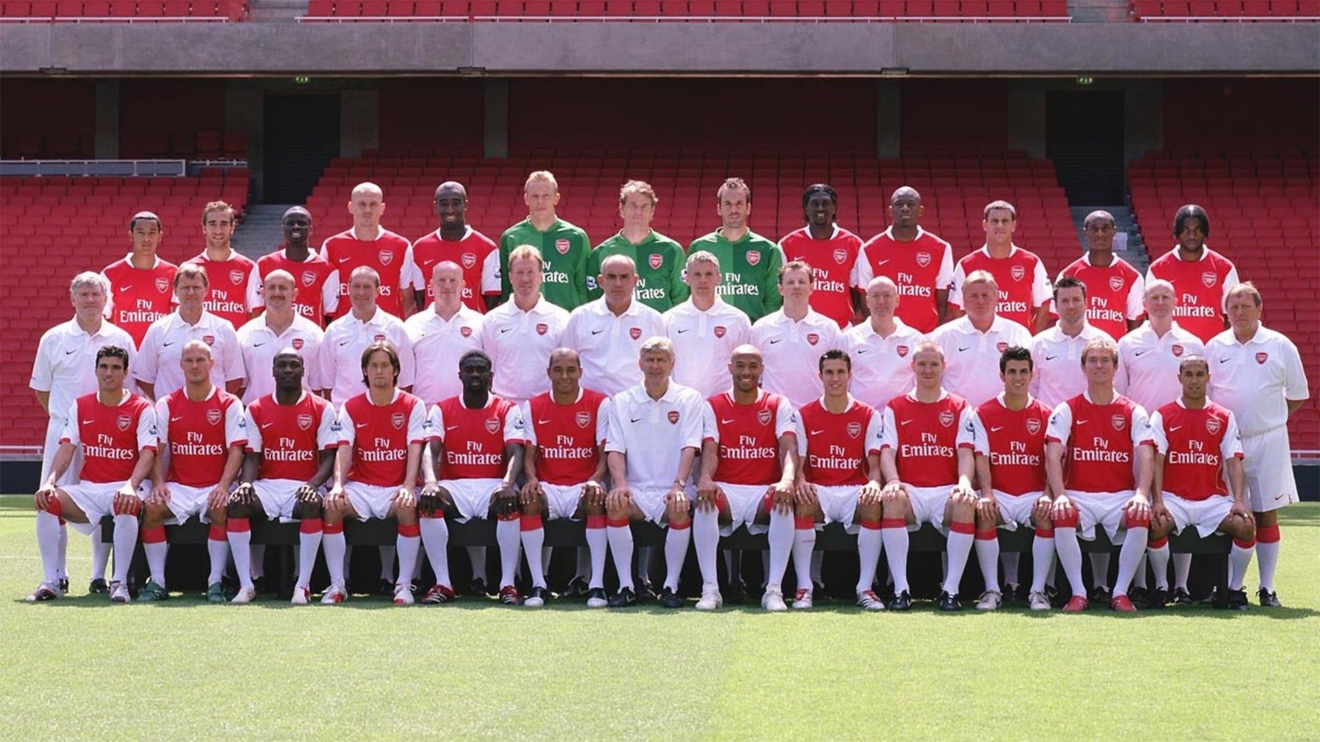 Arsenal: The Young Guns - Season Review 2006/2007 background