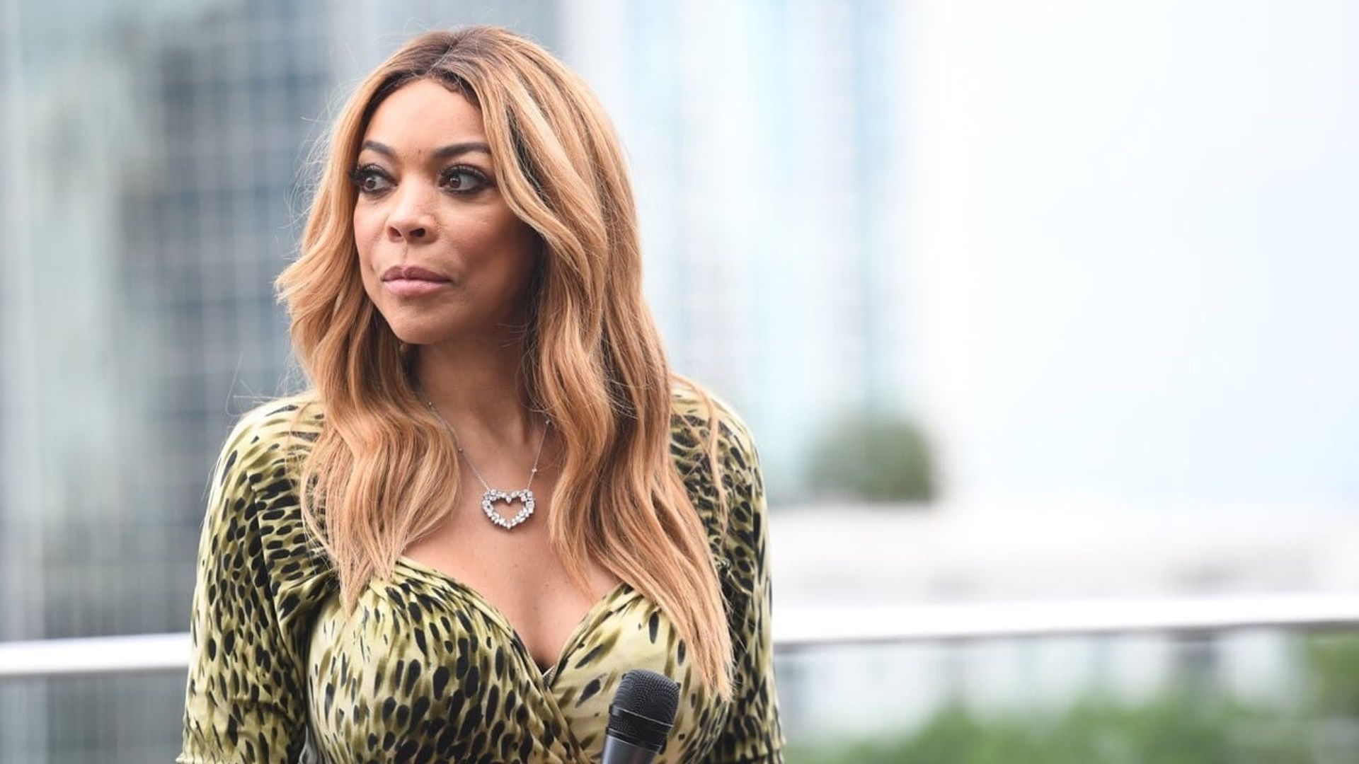 Wendy Williams: What a Mess! background