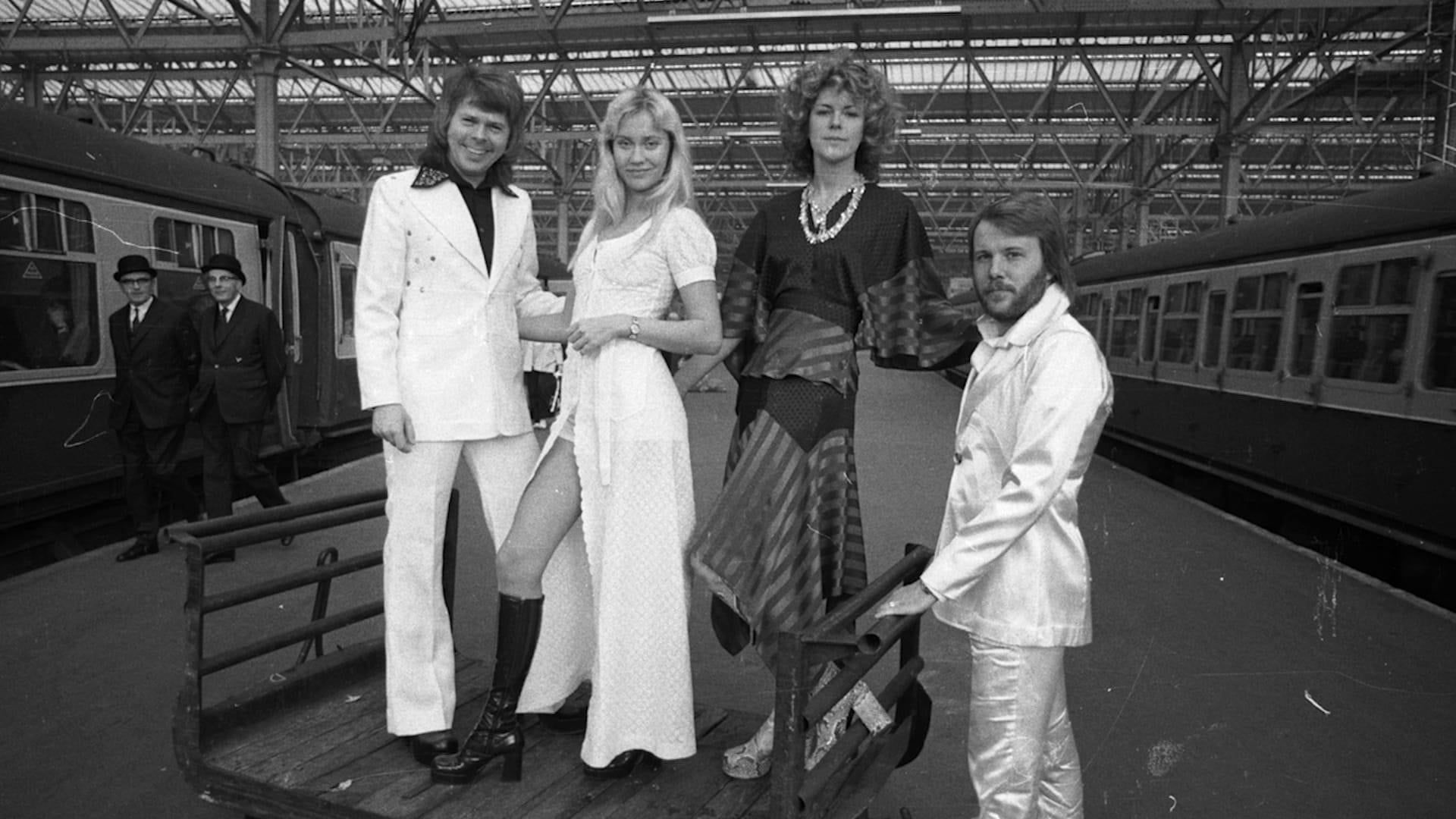 ABBA: Super Troupe background