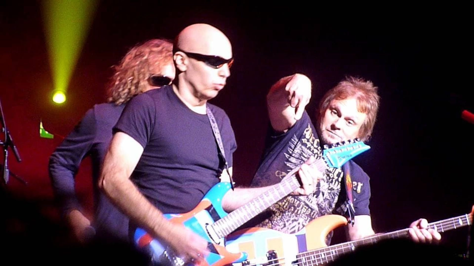 Chickenfoot: Get Your Buzz on Live background