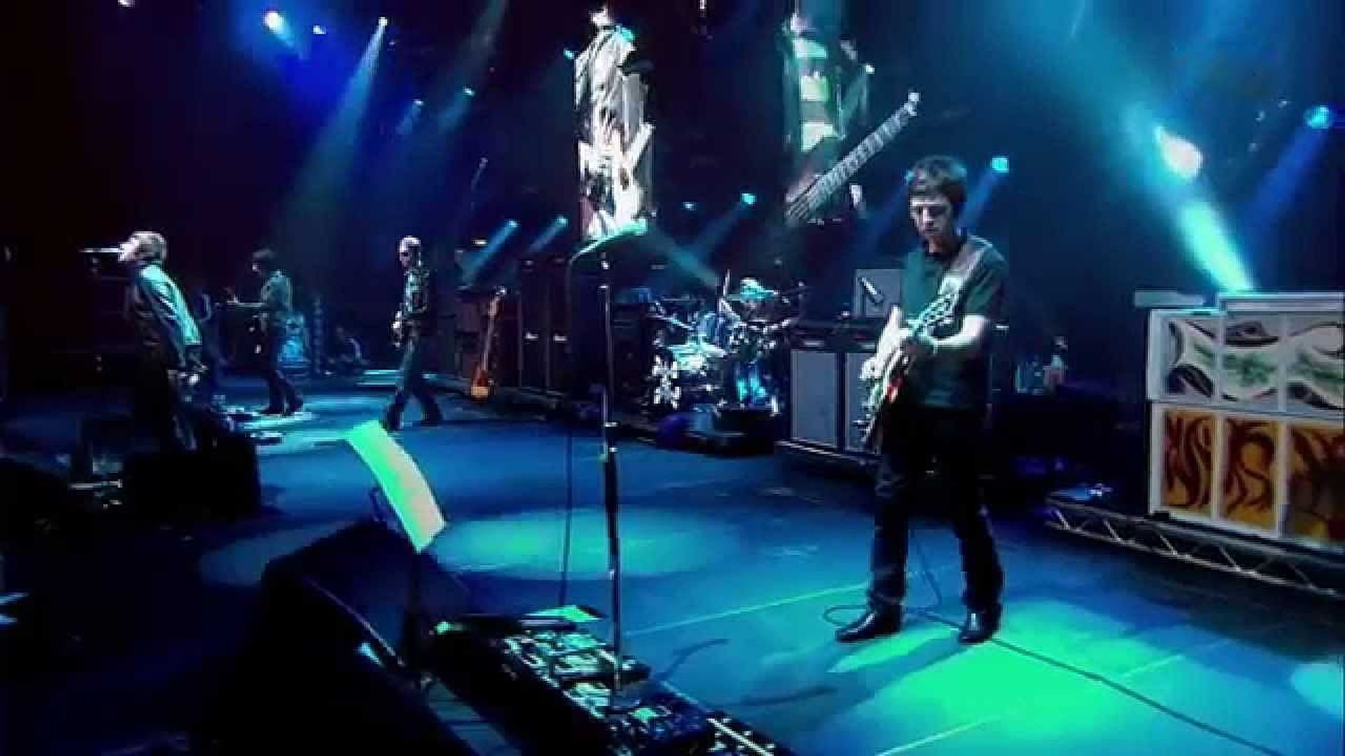 MTV Live: Oasis Live from Wembley background