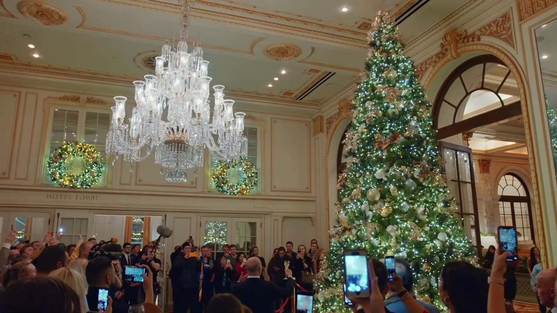 Christmas in New York: Inside the Plaza background