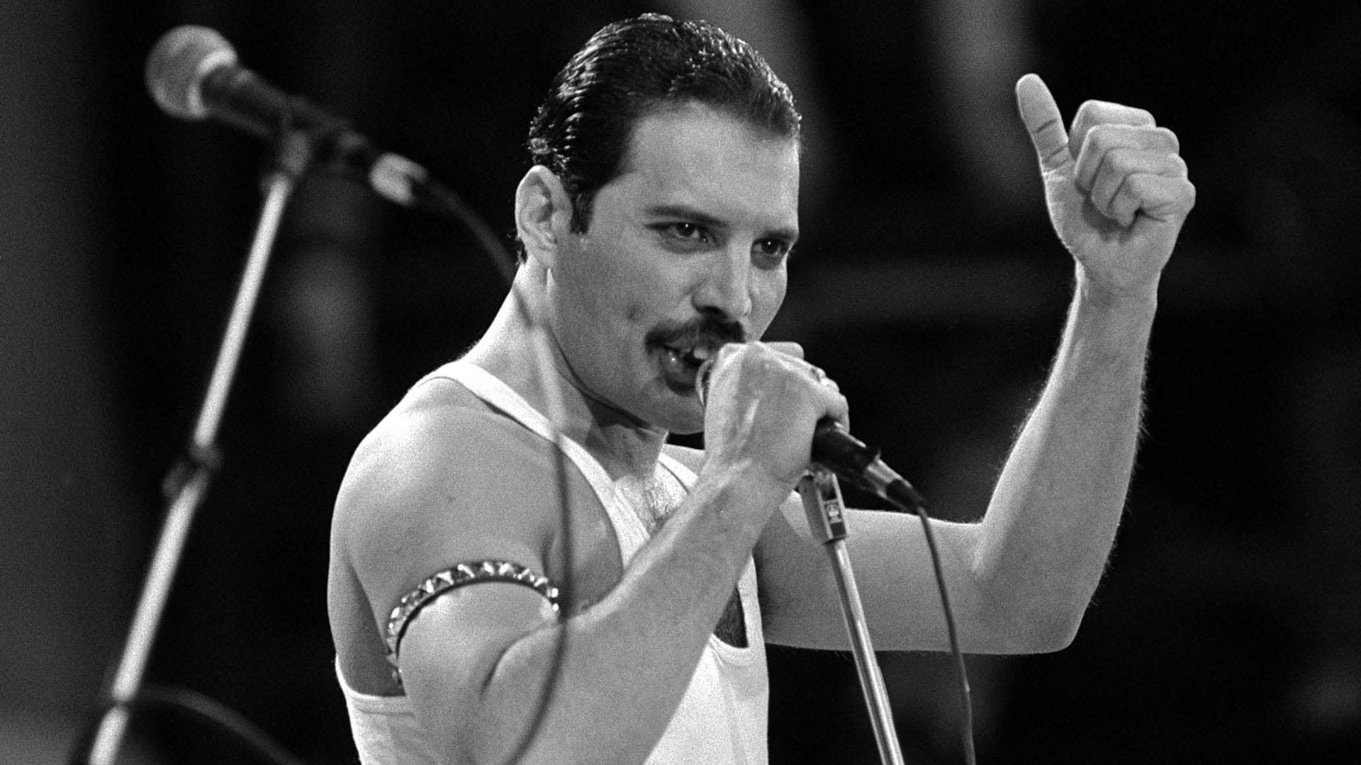 Freddie Mercury - The Final Act background