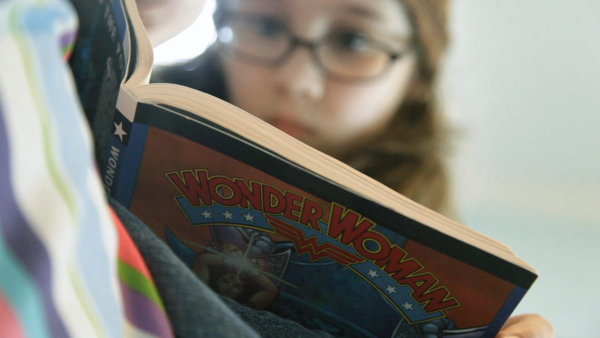 Wonder Women! The Untold Story of American Superheroines background