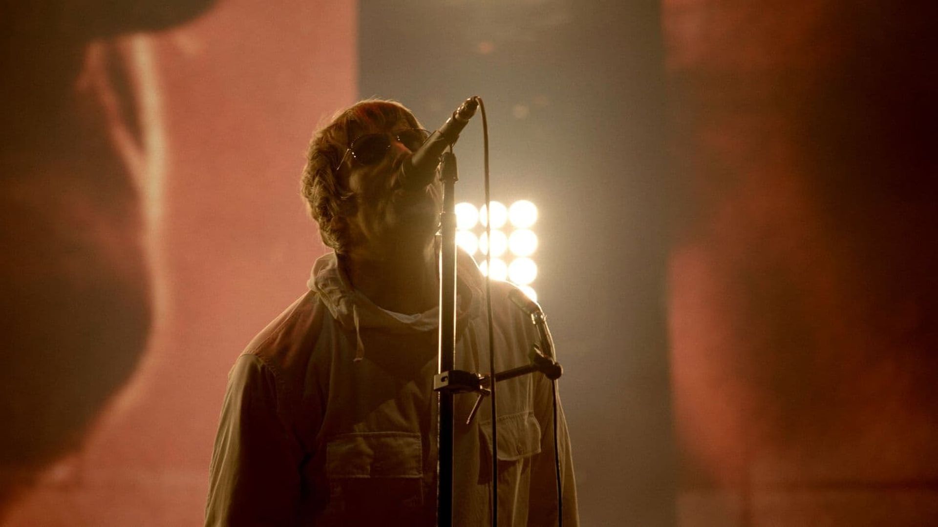 Liam Gallagher: Knebworth 22 background