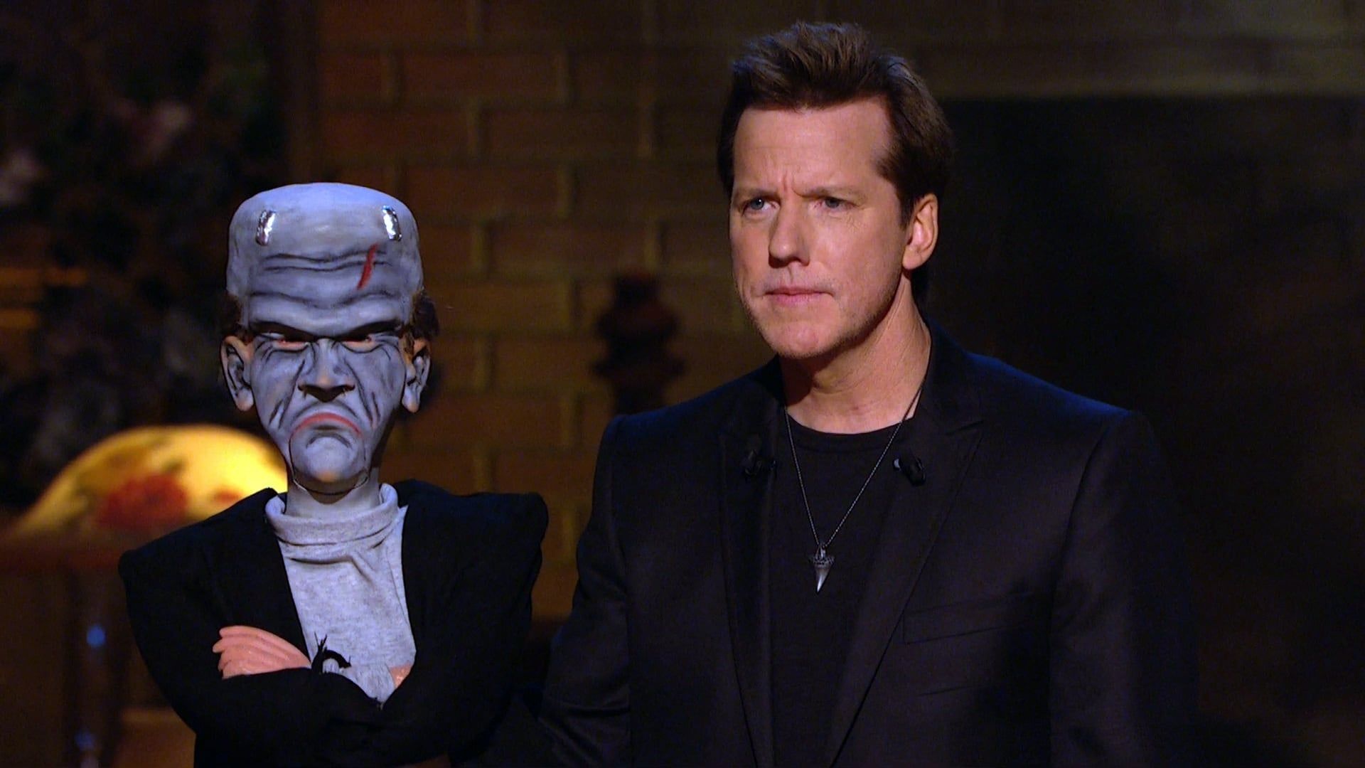 Jeff Dunham: Minding the Monsters background