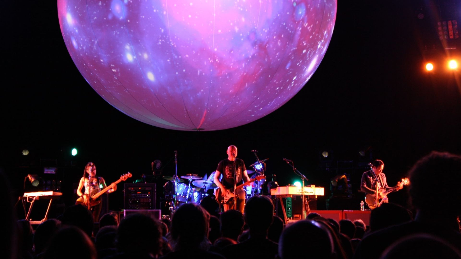 The Smashing Pumpkins: Oceania 3D Live in NYC background