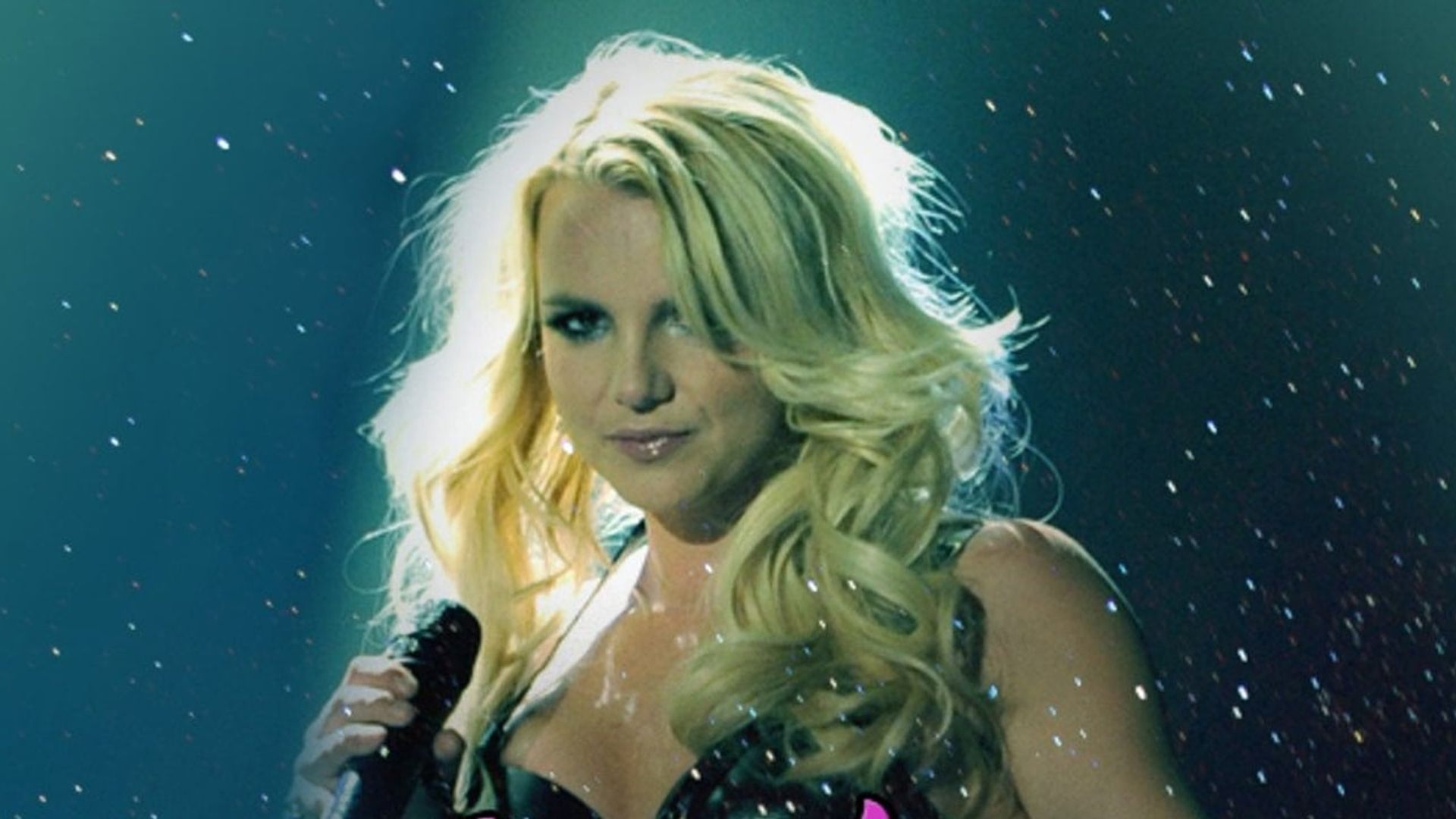 Britney Spears: Workin' It background