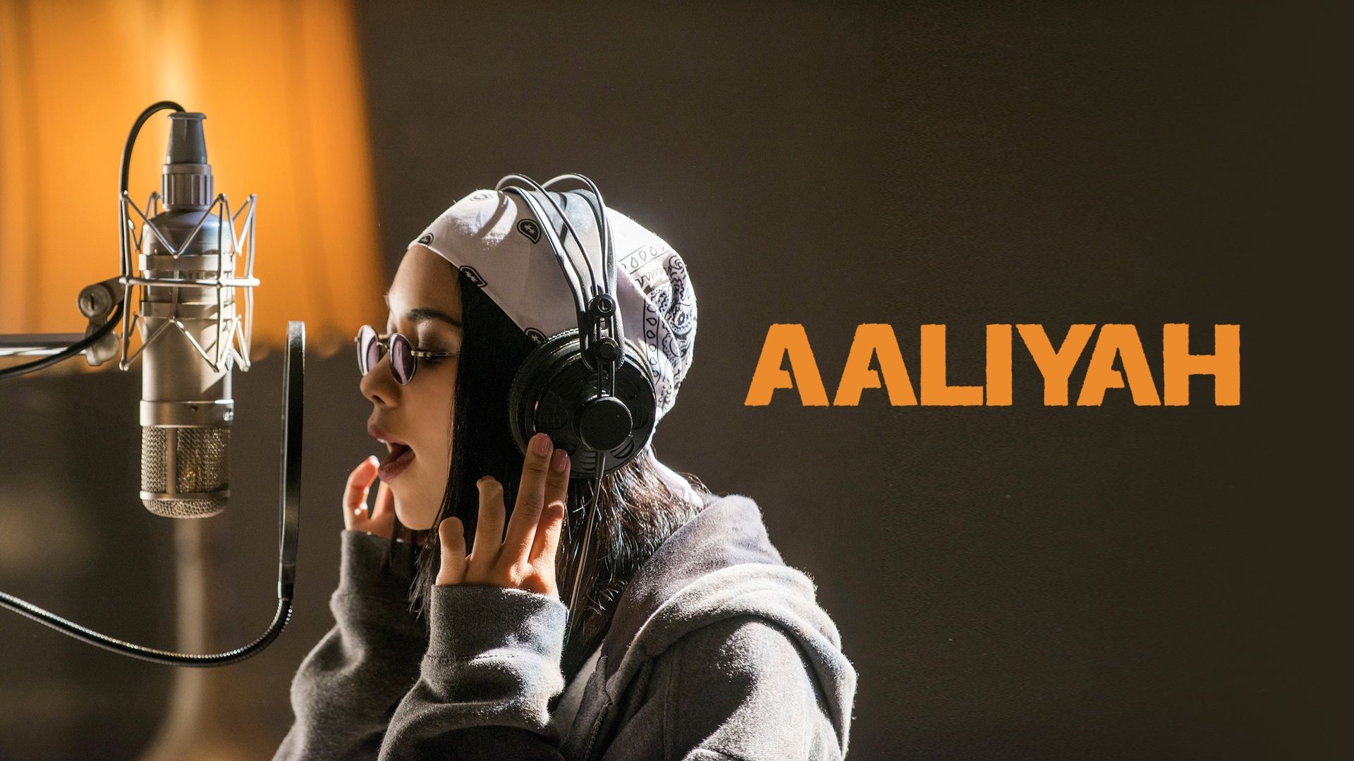 Aaliyah: The Princess of R&B background