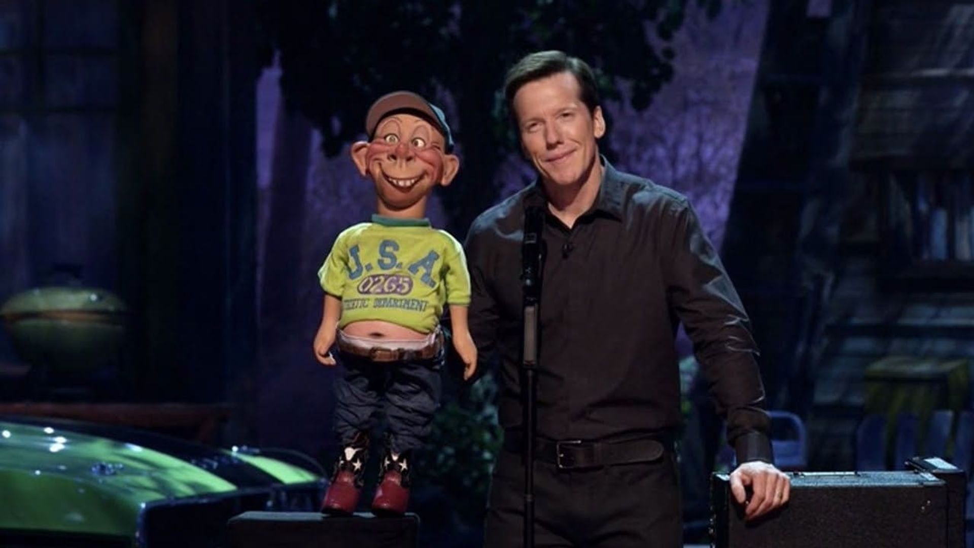 Jeff Dunham: Unhinged in Hollywood background