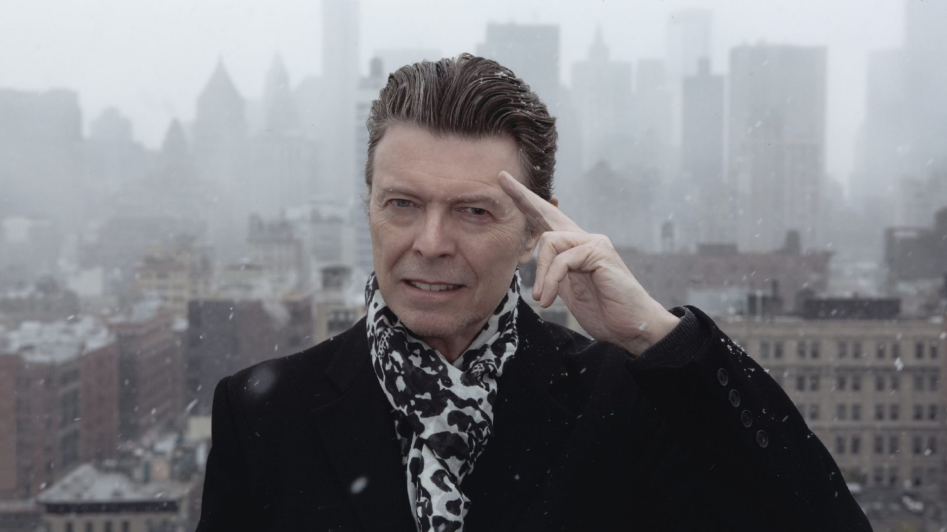 David Bowie: The Last Five Years background